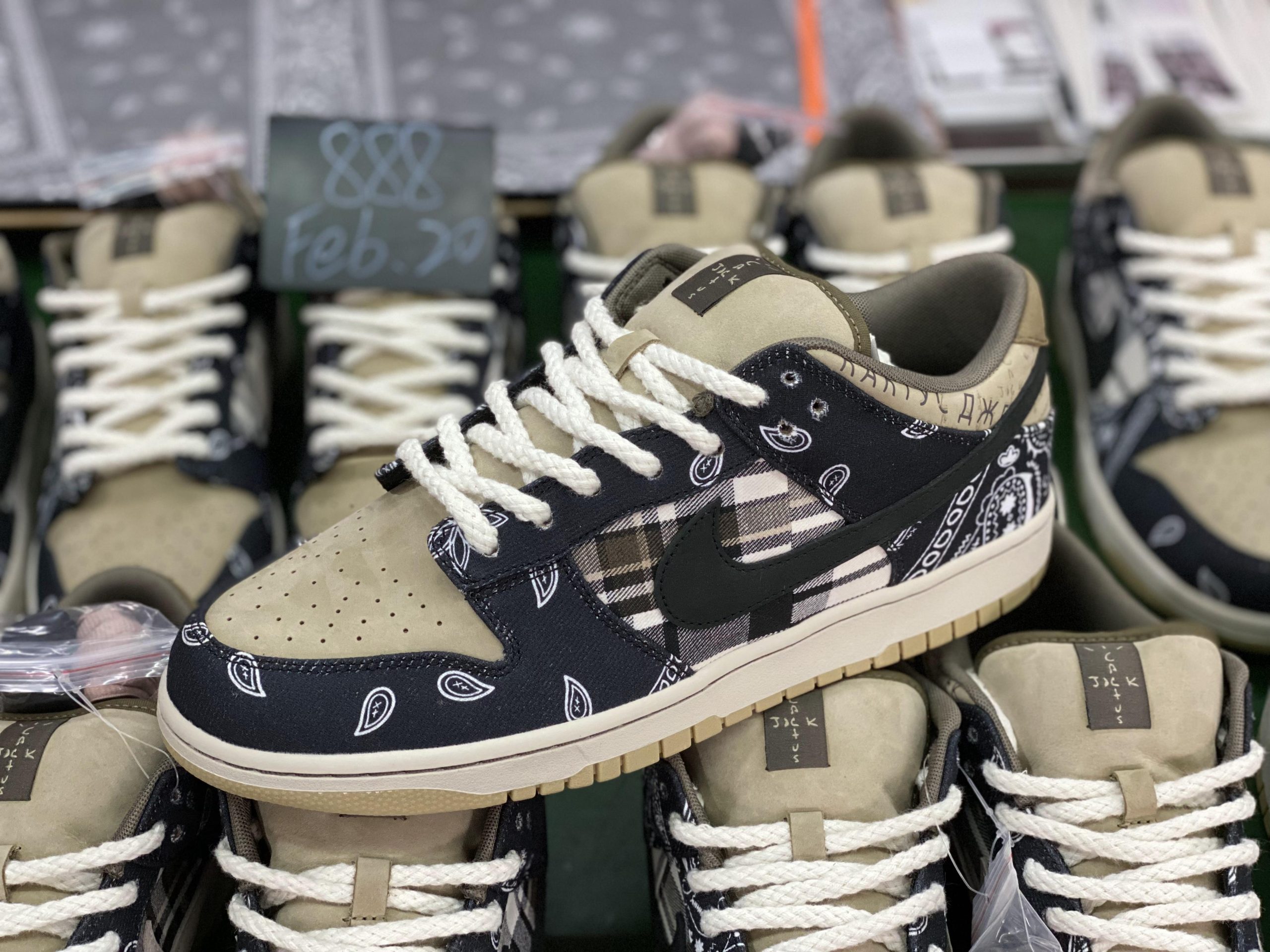 Nike SB Dunk Low Travis Scott (Regular Box)