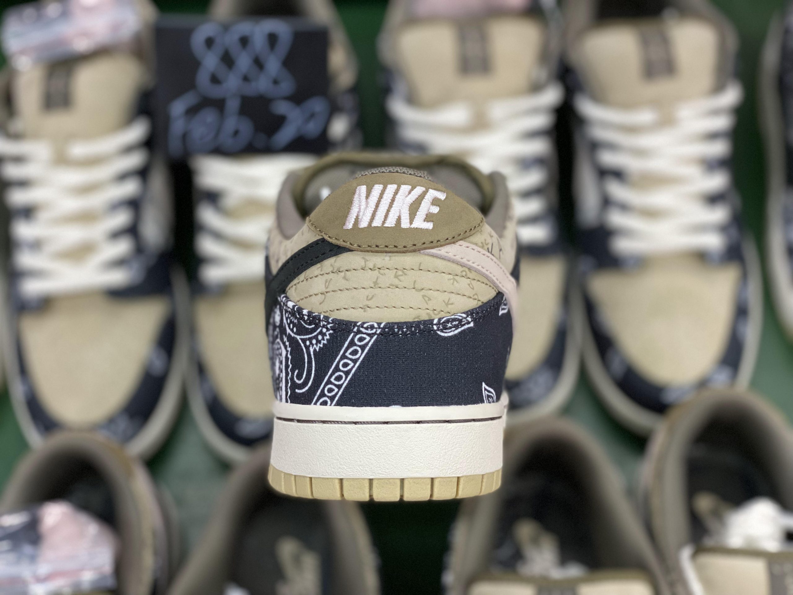 Nike SB Dunk Low Travis Scott (Regular Box)