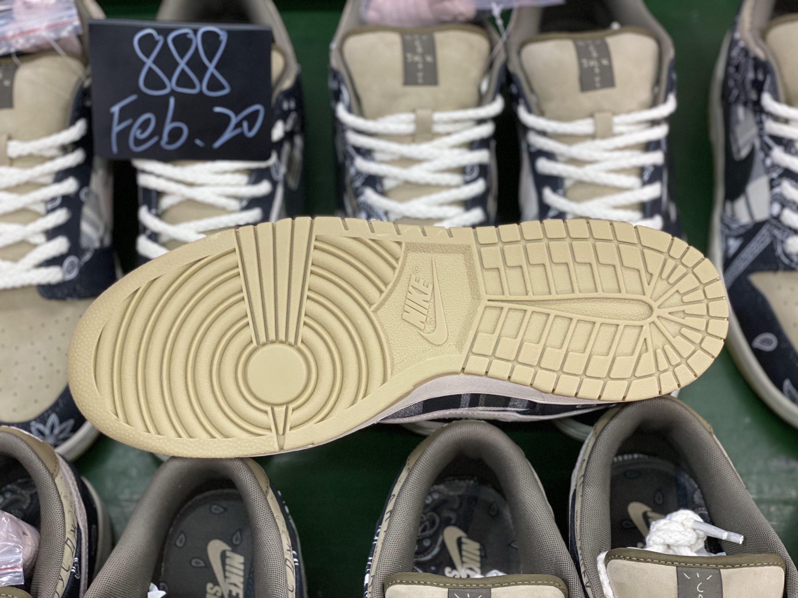 Nike SB Dunk Low Travis Scott (Regular Box)