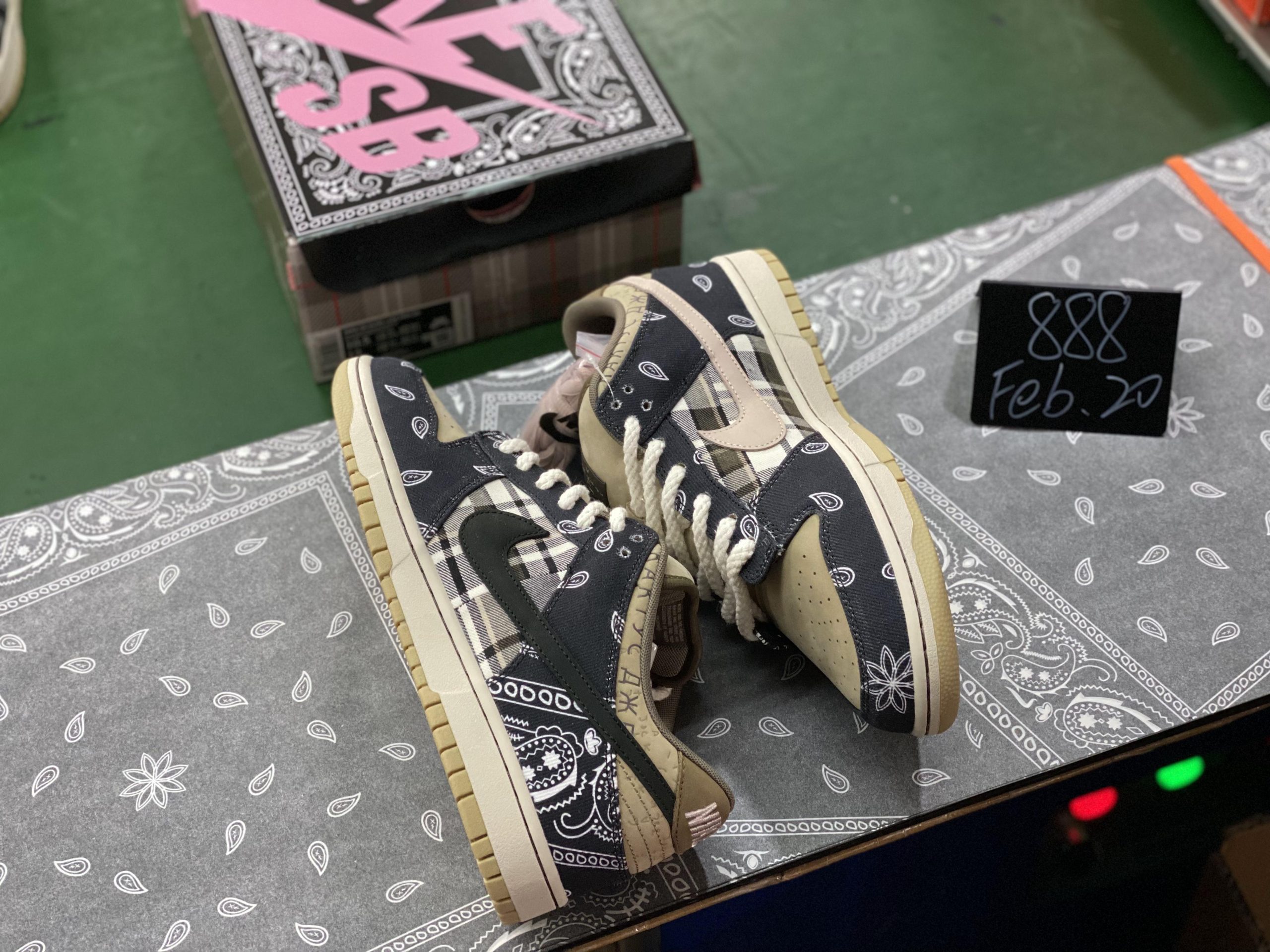 Nike SB Dunk Low Travis Scott (Regular Box)