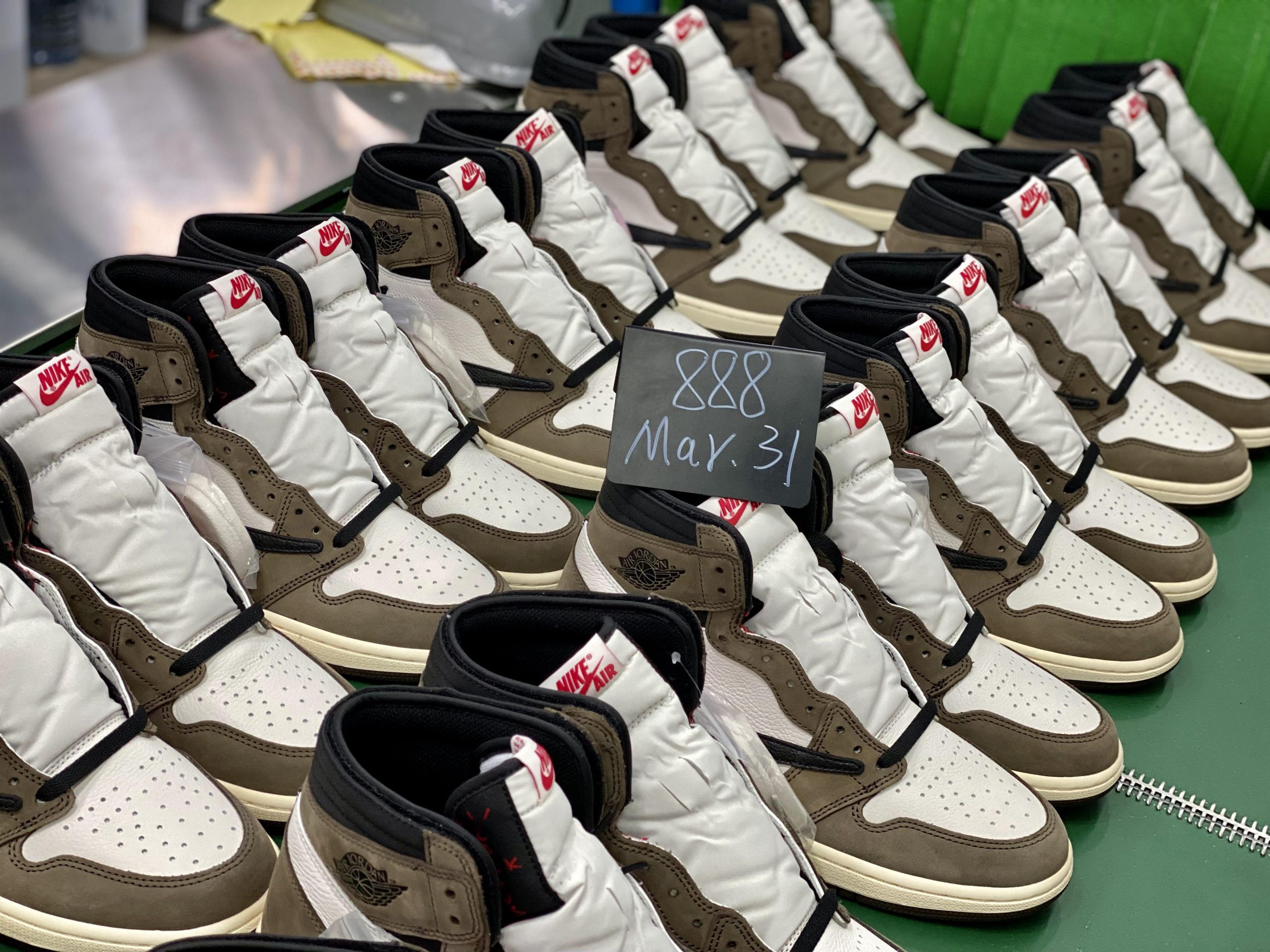 Jordan 1 Retro High Travis Scott Brown