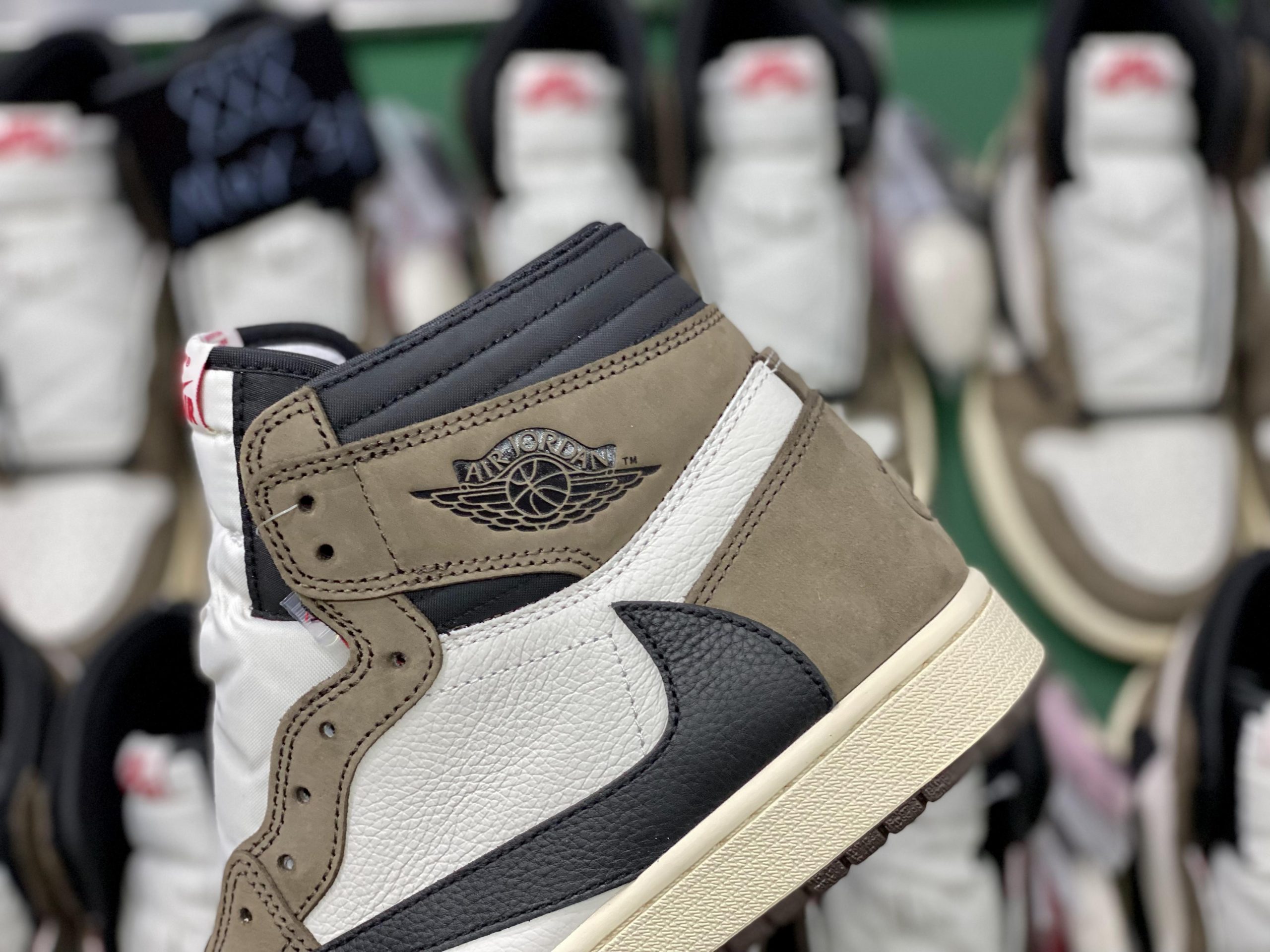 Jordan 1 Retro High Travis Scott Brown