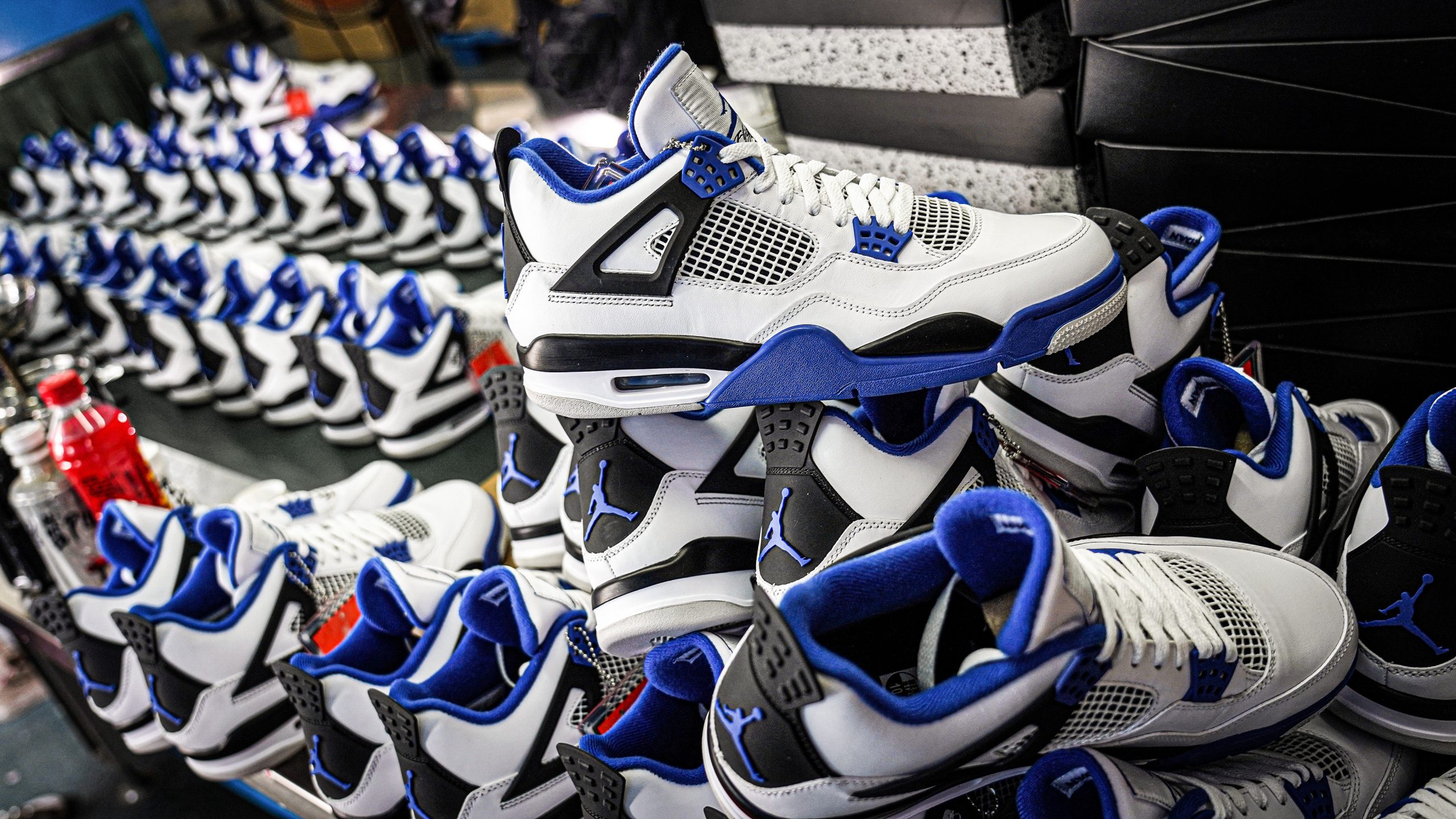 Jordan 4 Retro Motorsports 2017