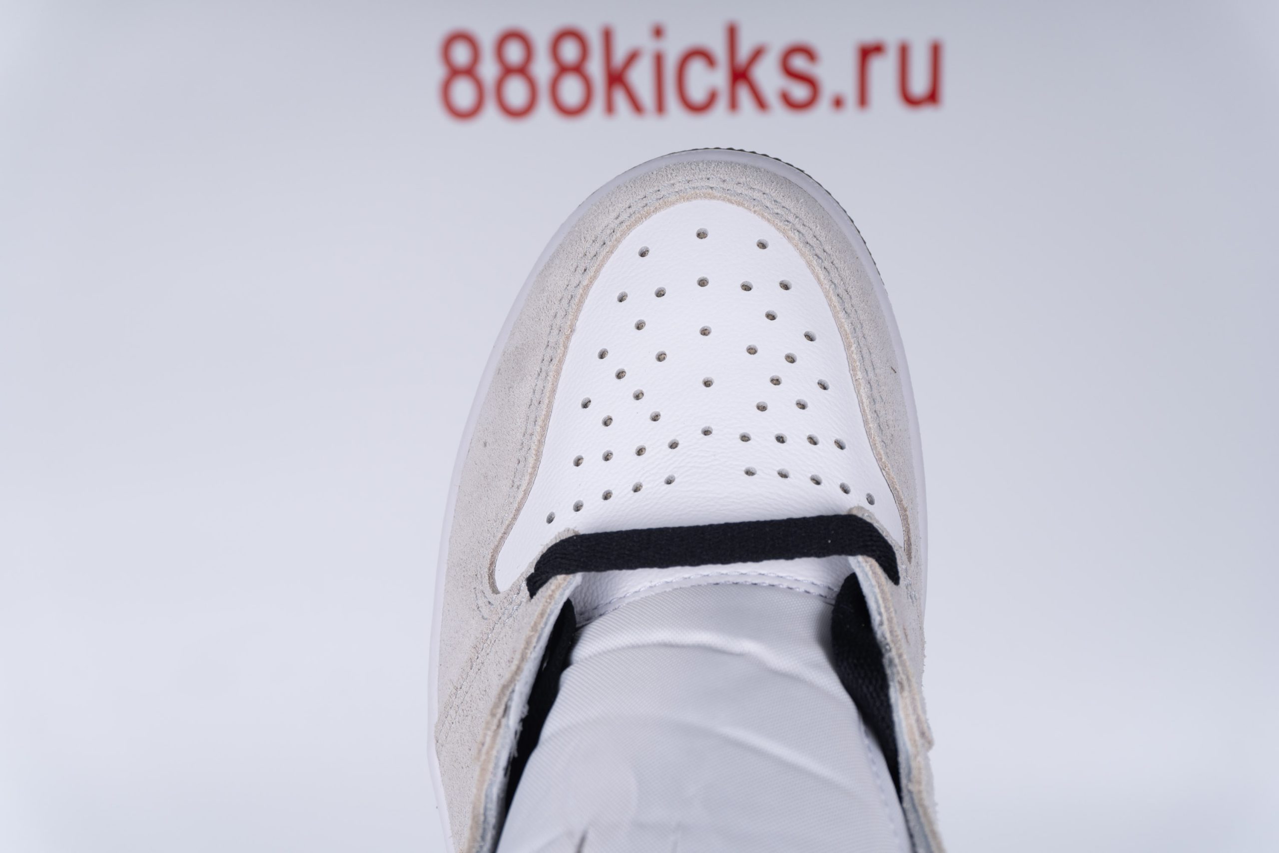 Jordan 1 Retro High Light Smoke Grey