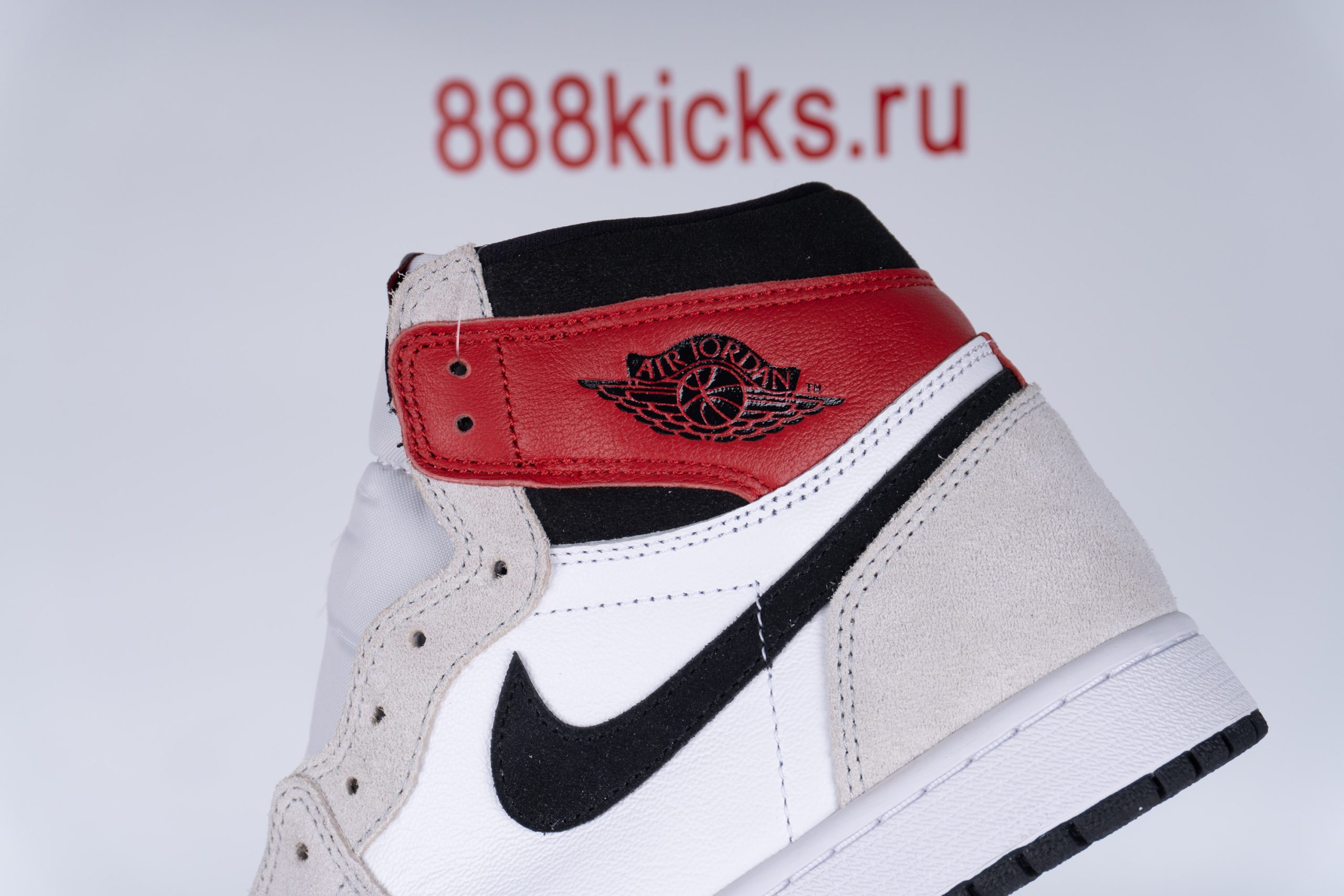 Jordan 1 Retro High Light Smoke Grey