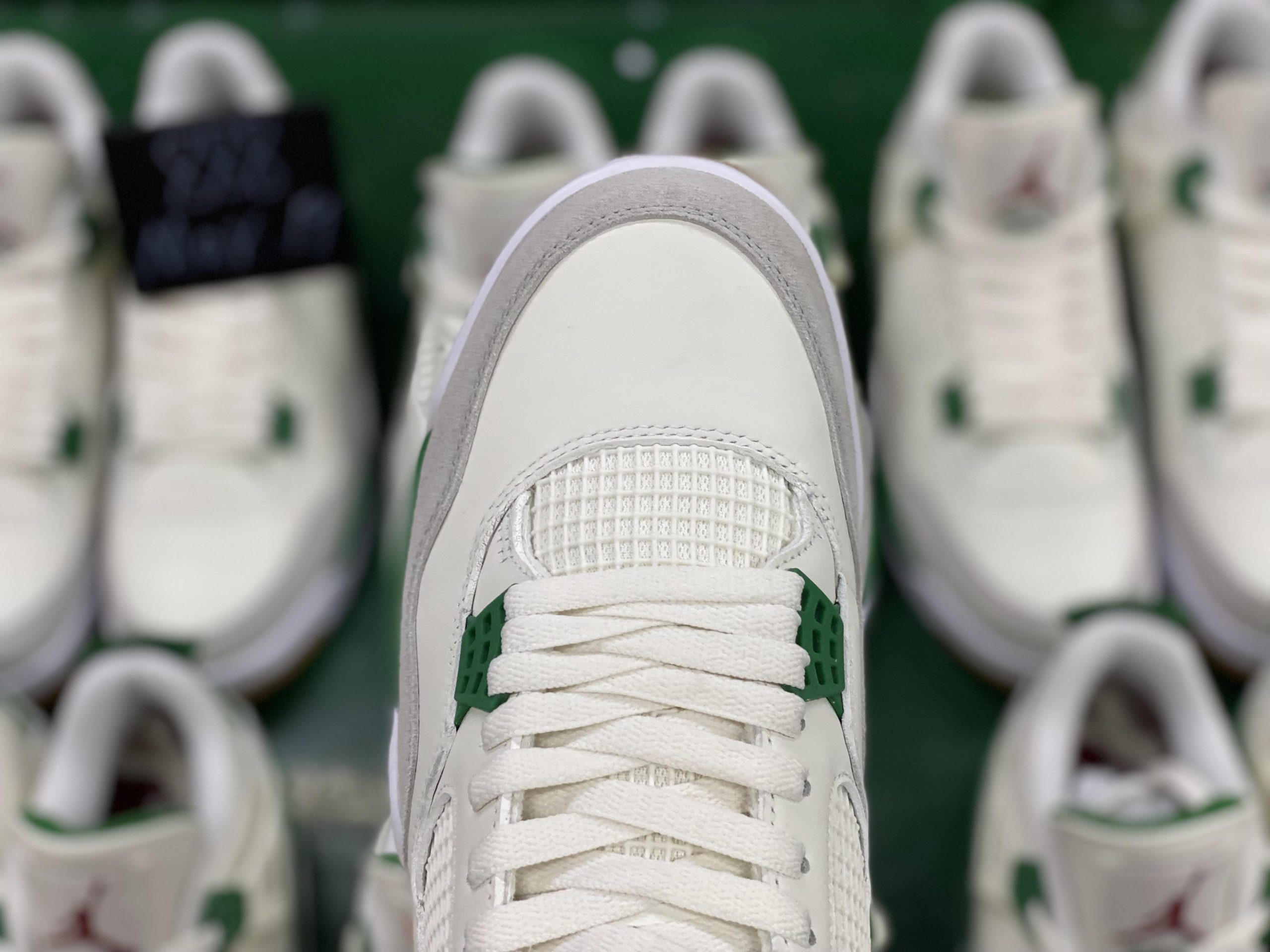 Jordan 4 Retro SB Pine Green