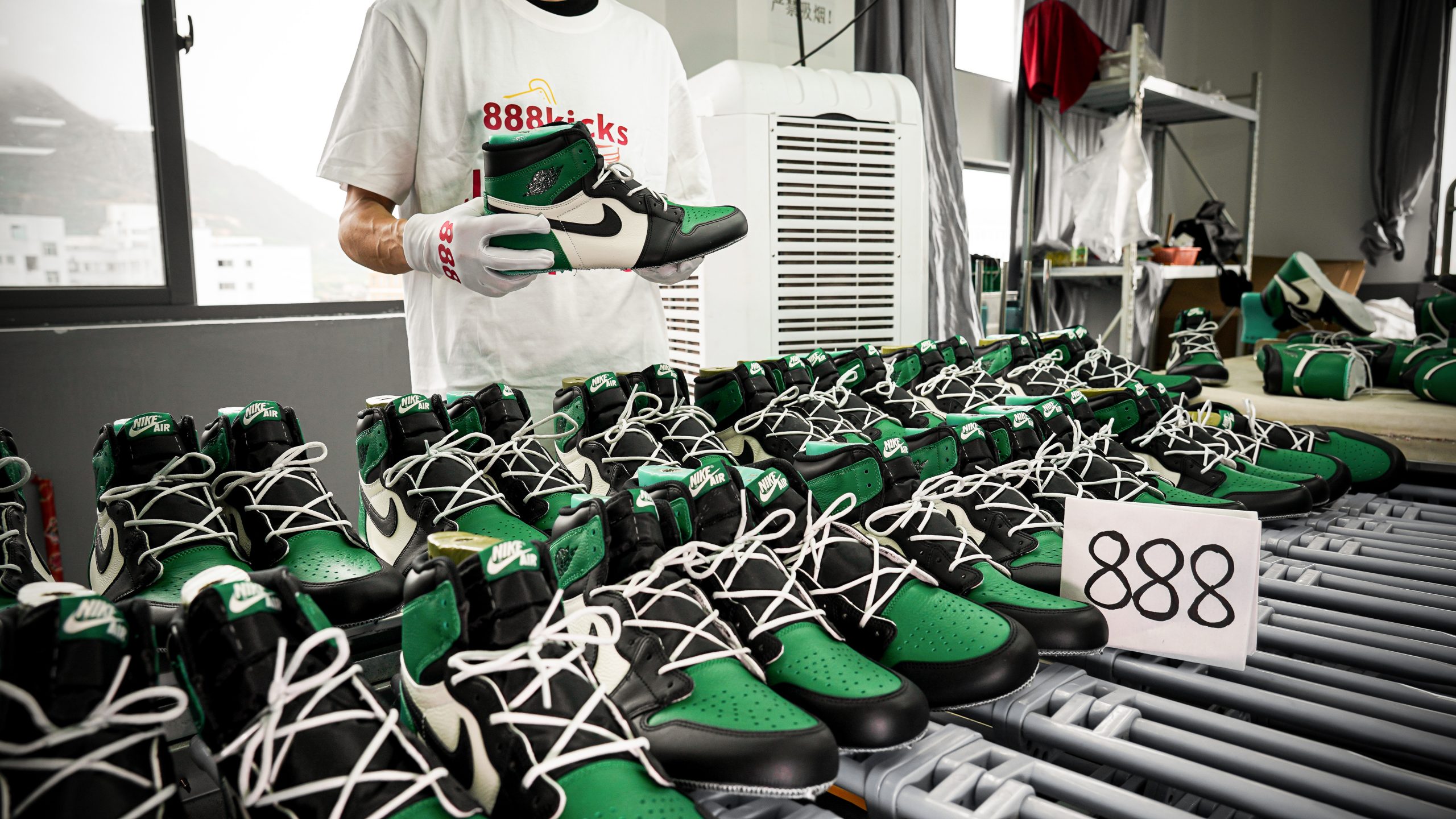Jordan 1 Retro High Pine Green