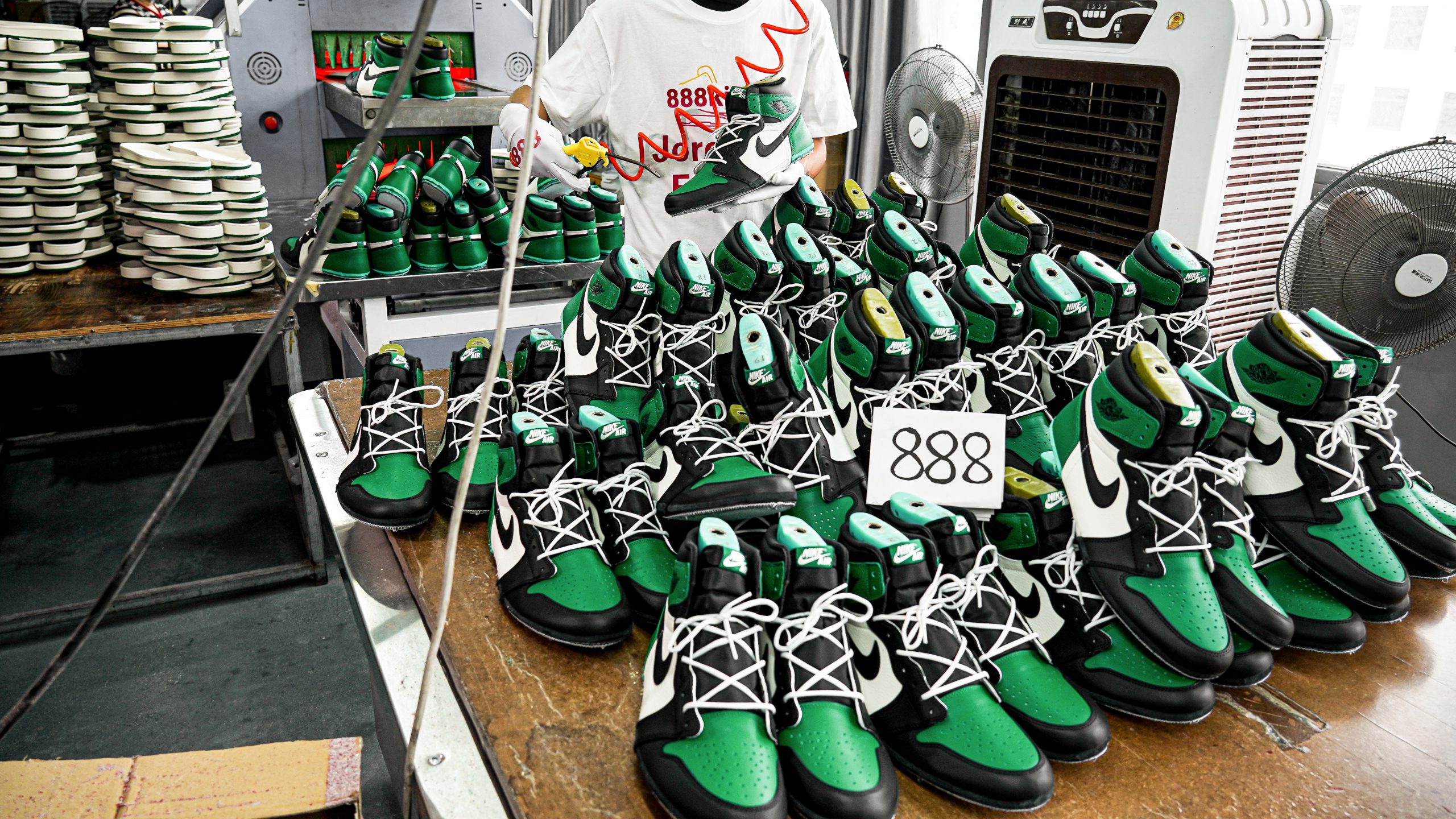 Jordan 1 Retro High Pine Green