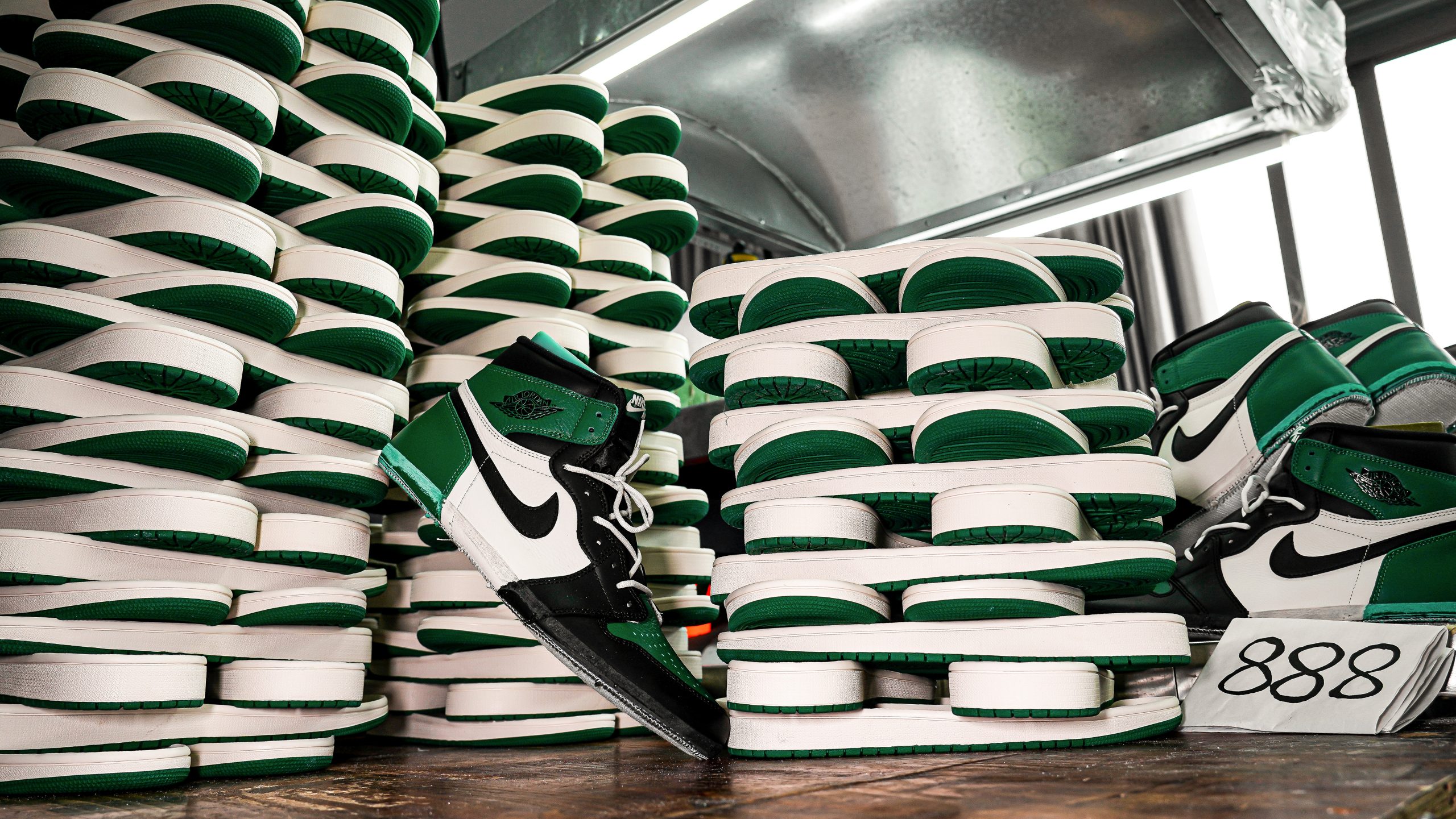 Jordan 1 Retro High Pine Green