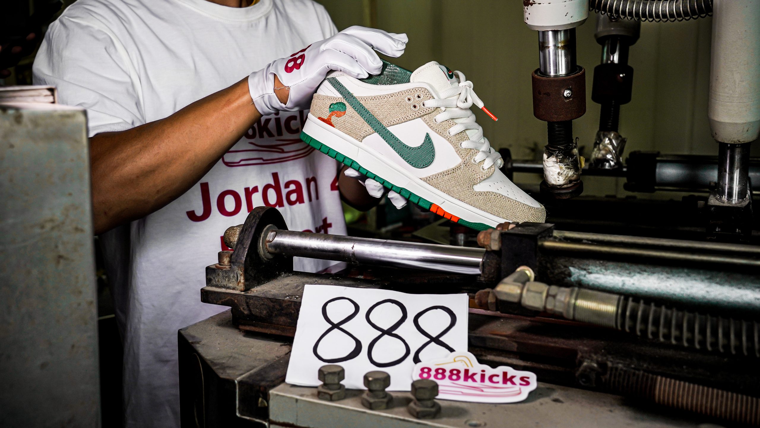 Nike SB Dunk Low Jarritos