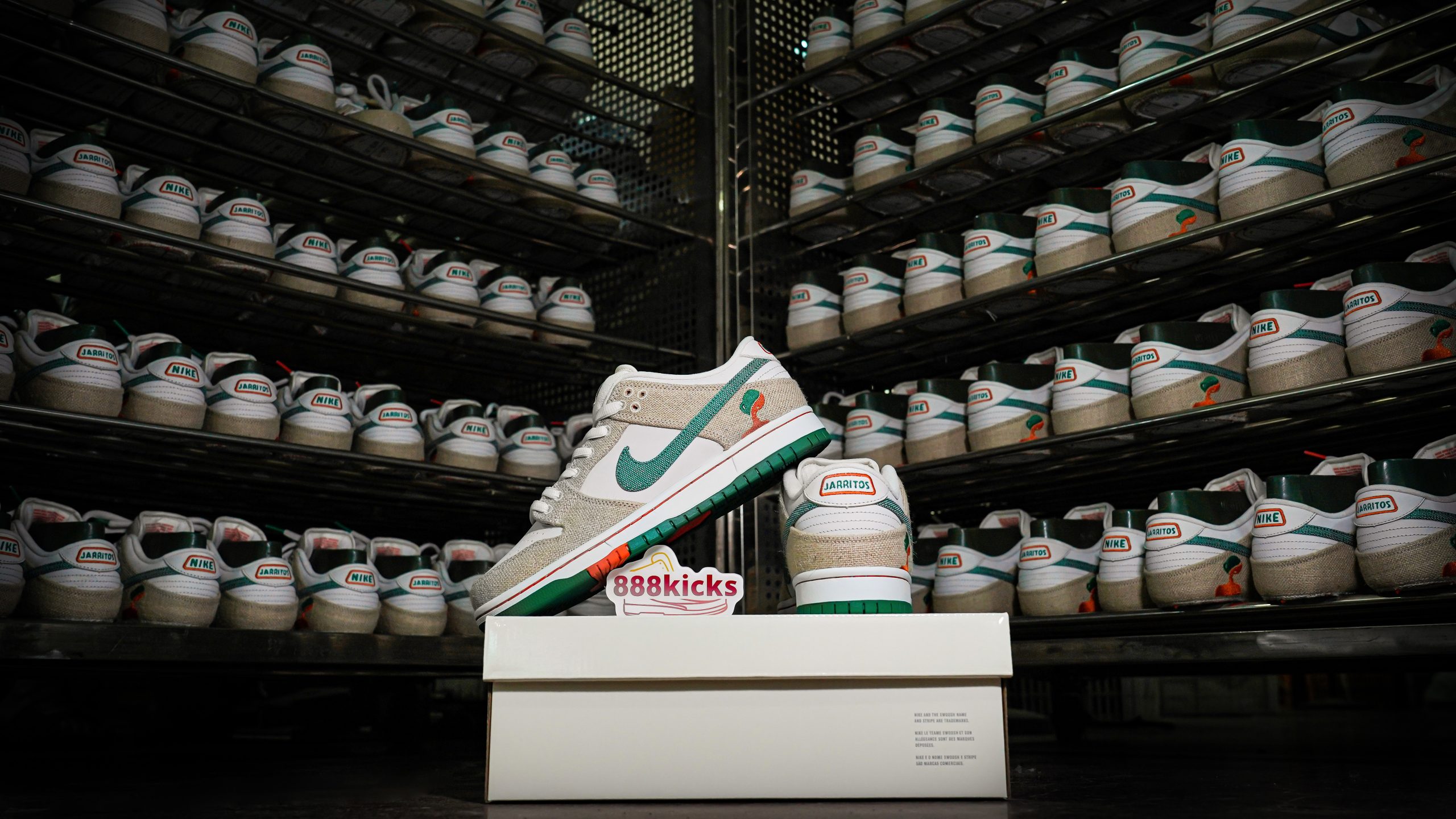 Nike SB Dunk Low Jarritos