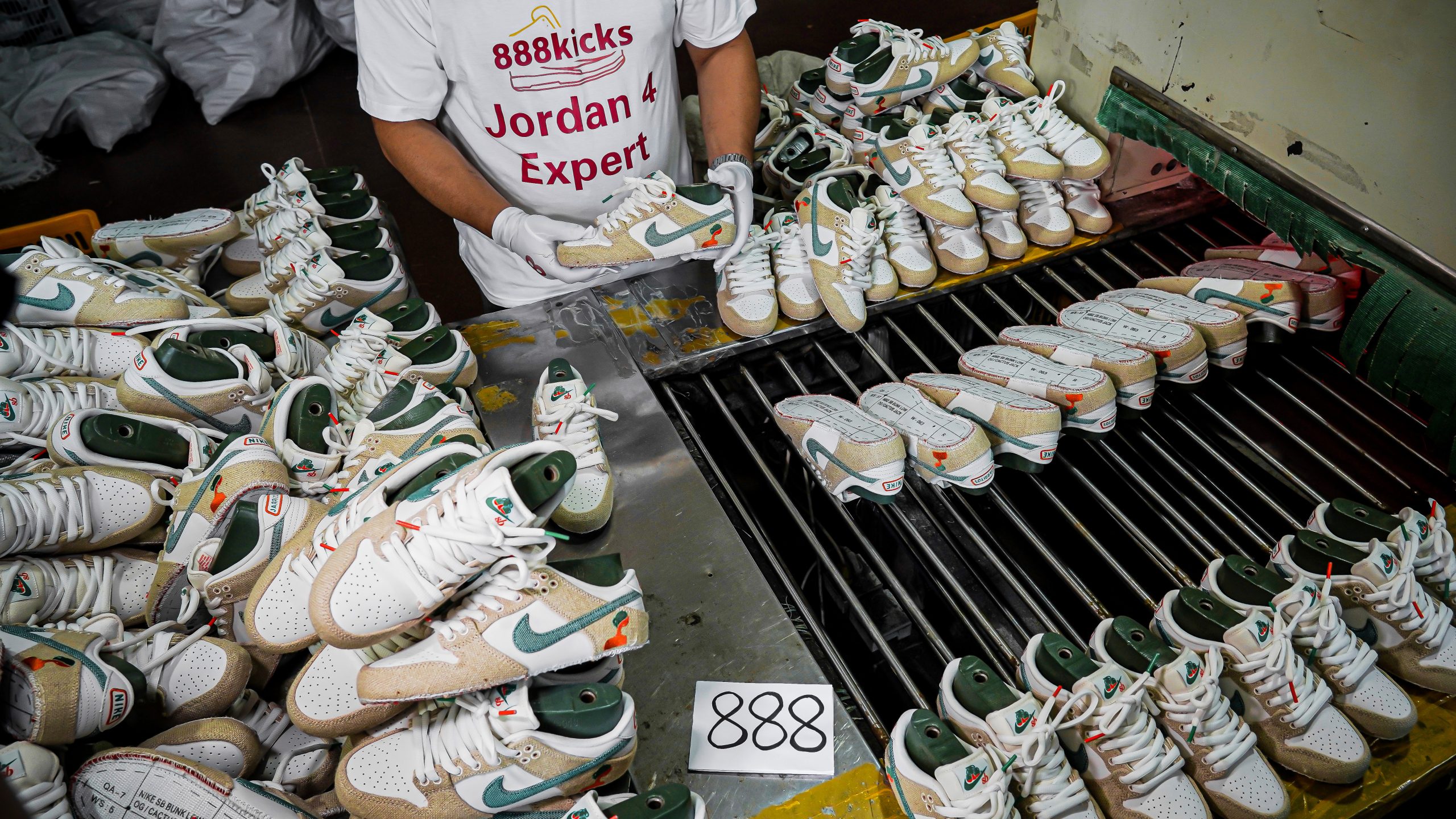 Nike SB Dunk Low Jarritos