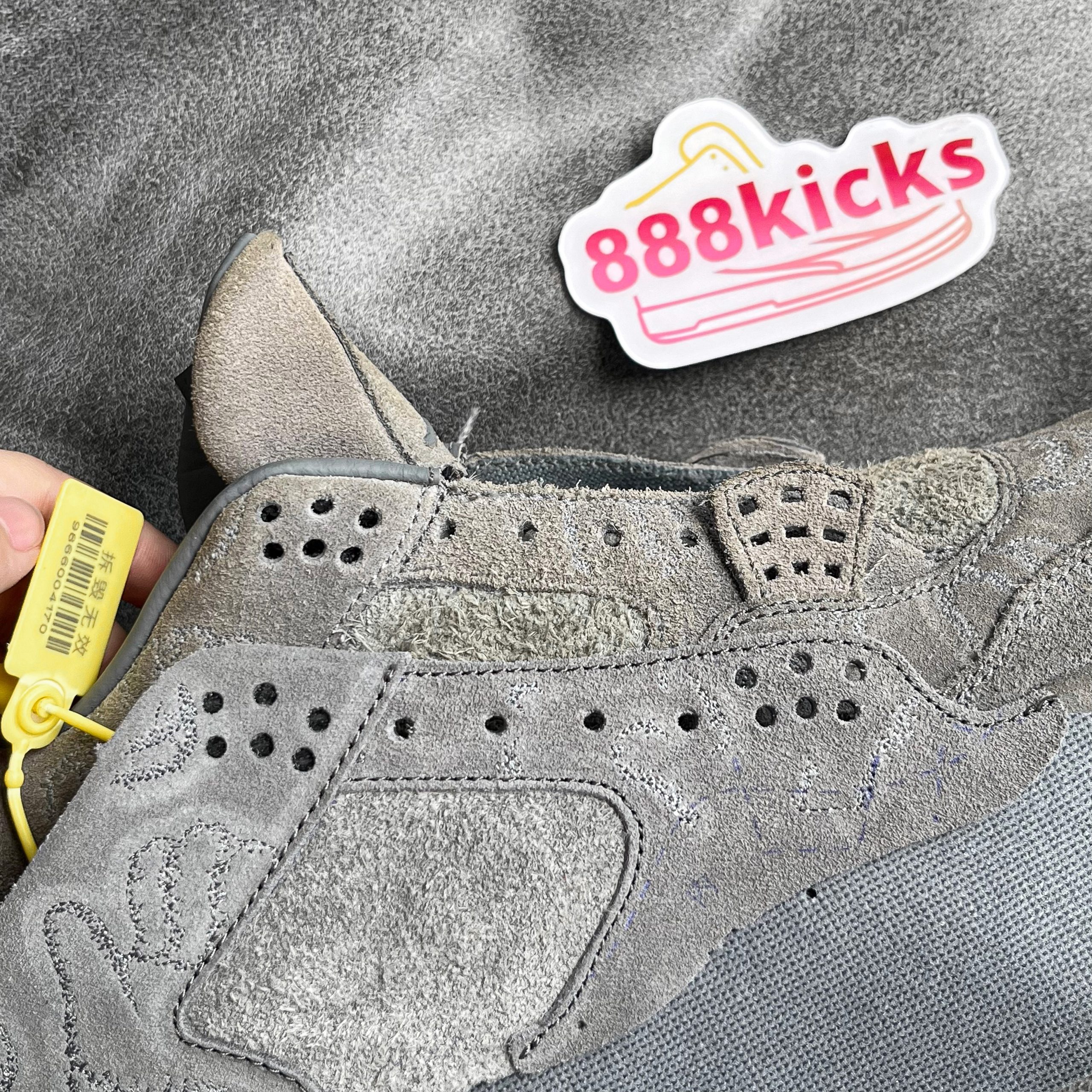 Jordan 4 Retro Kaws