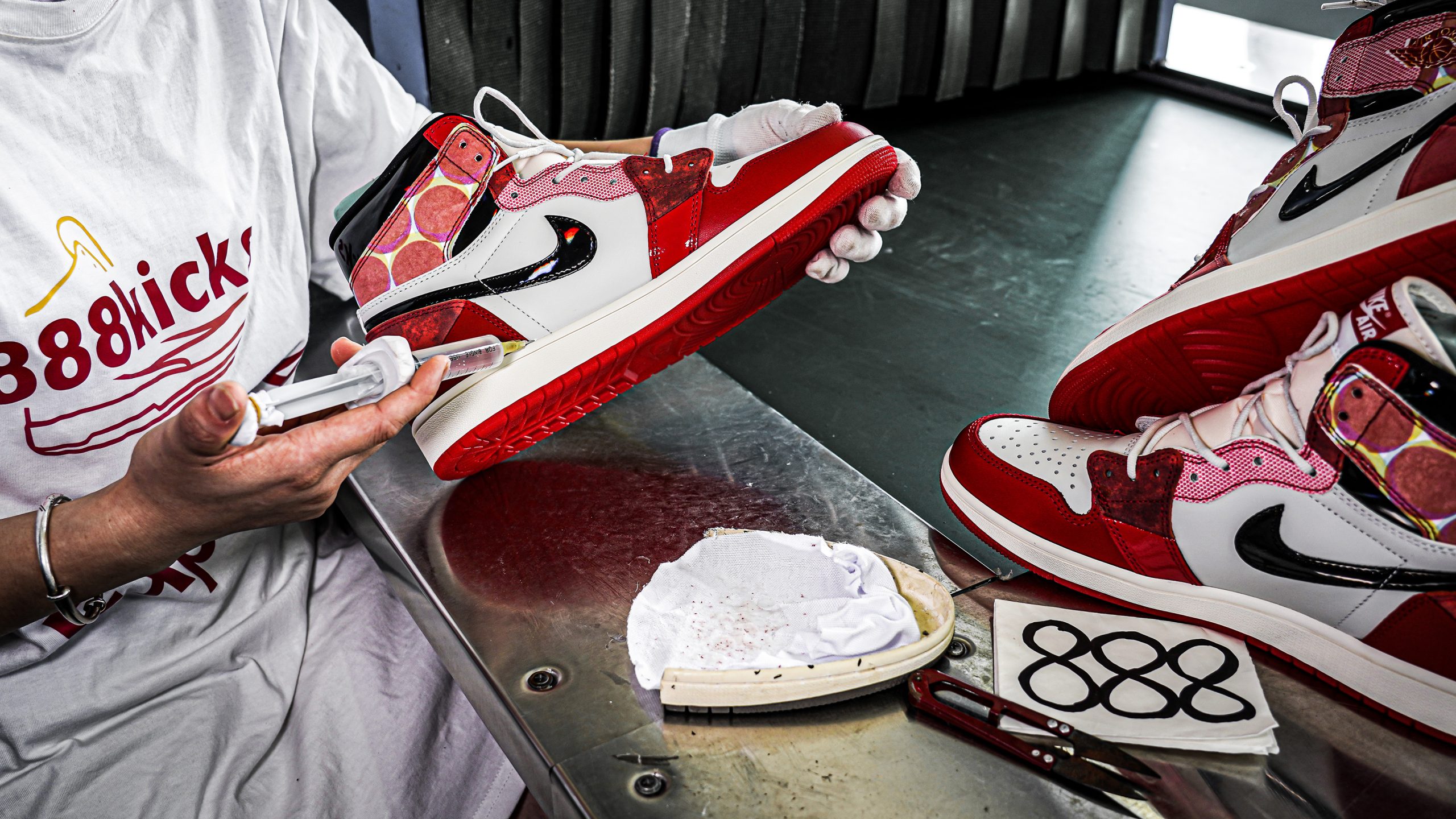 Jordan 1 Retro High OG Spider-Man Across The Spider-Verse