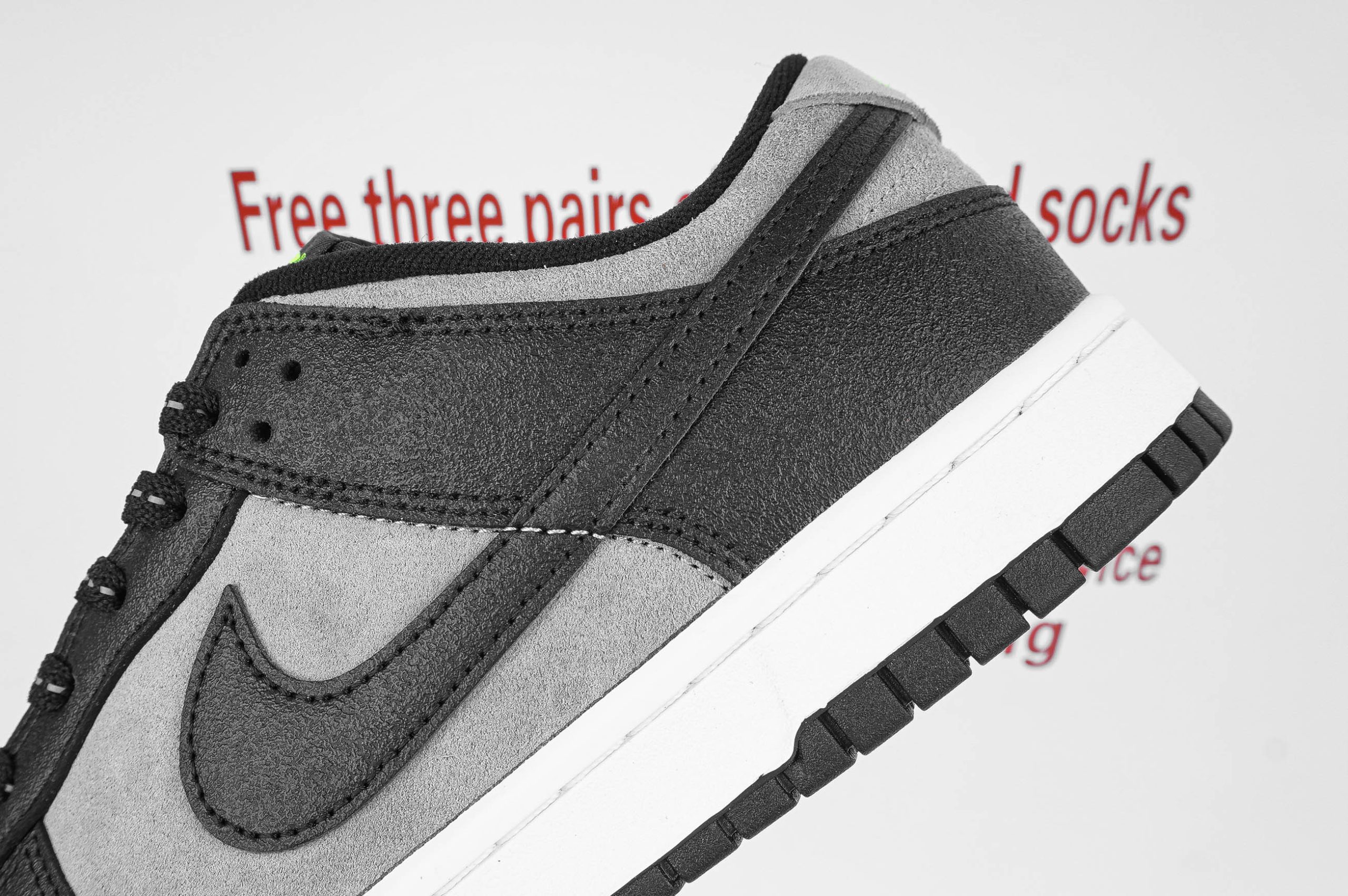 NIKE DUNK LOW BLACK GREY GREEN STRIKE