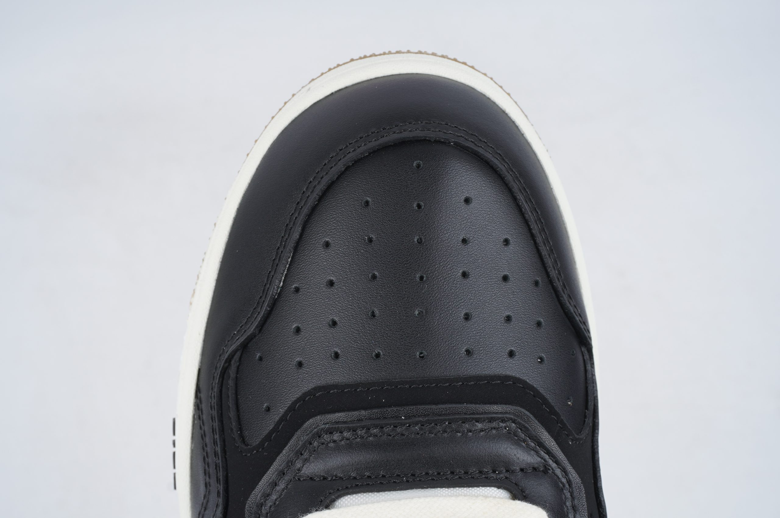 D*or b27 low black beige