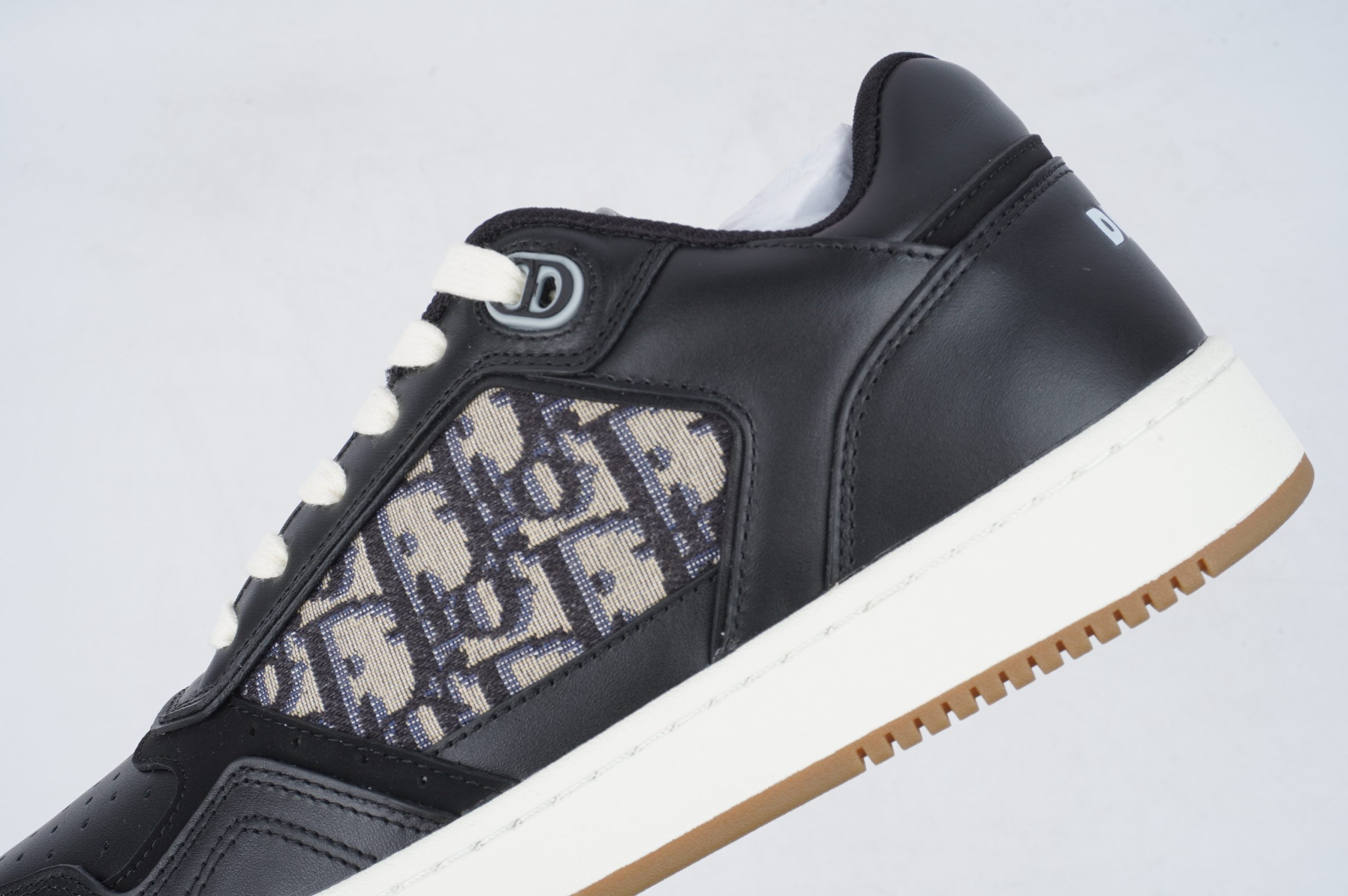 D*or b27 low black beige