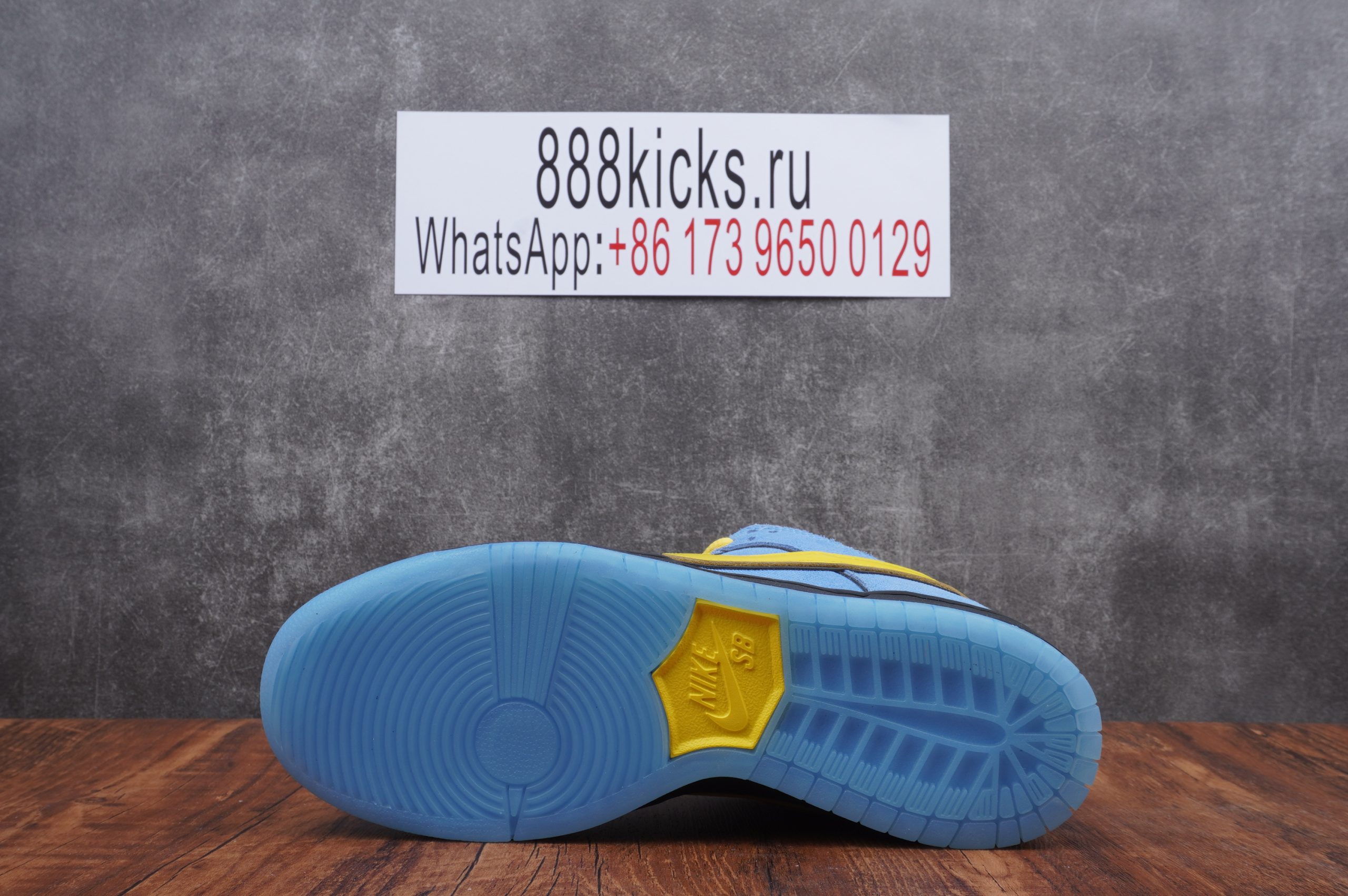 The Powerpuff Girls x Nike Dunk SB Low Light Blue