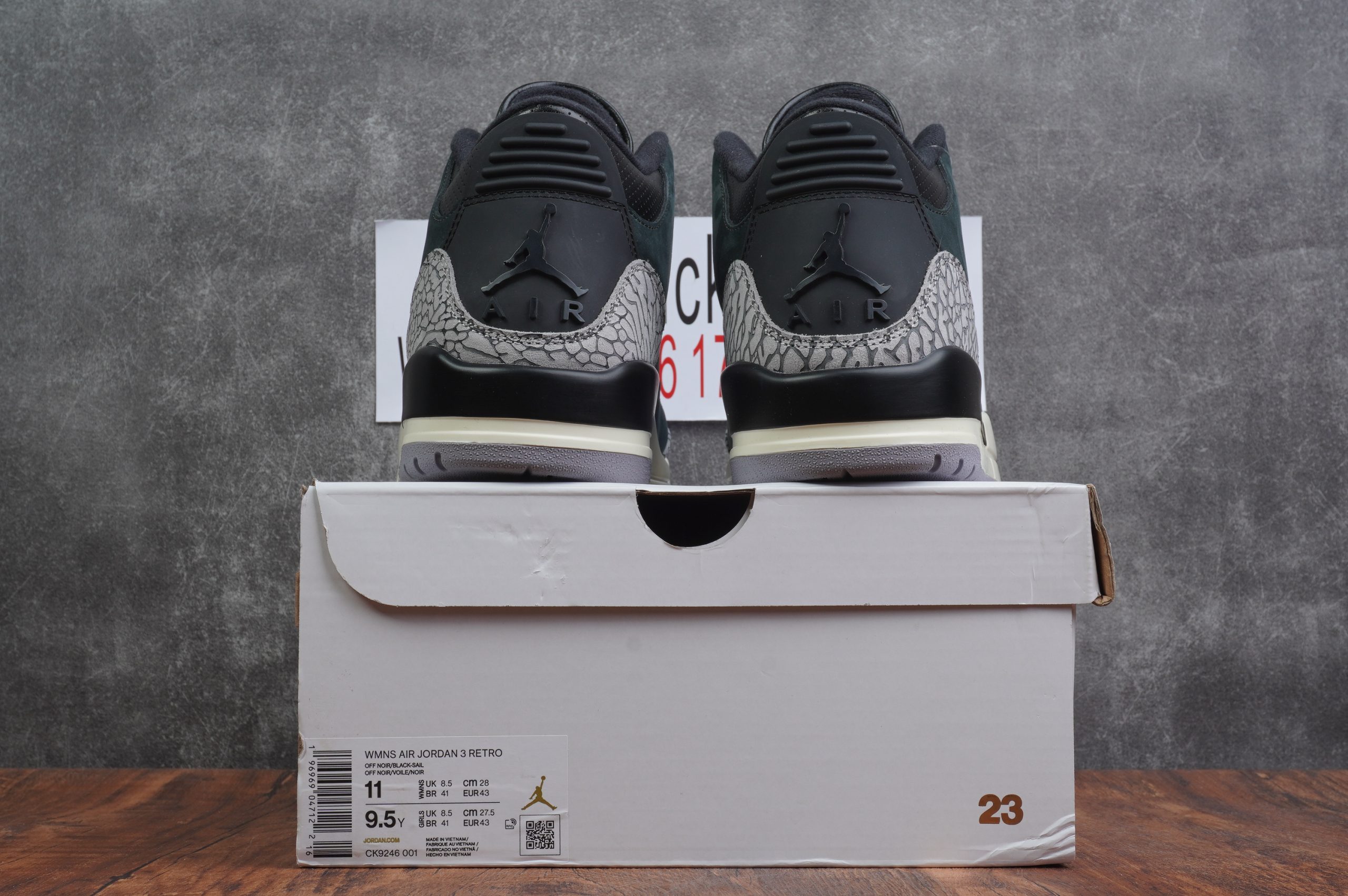 Air Jordan 3 WMNS Off Noir