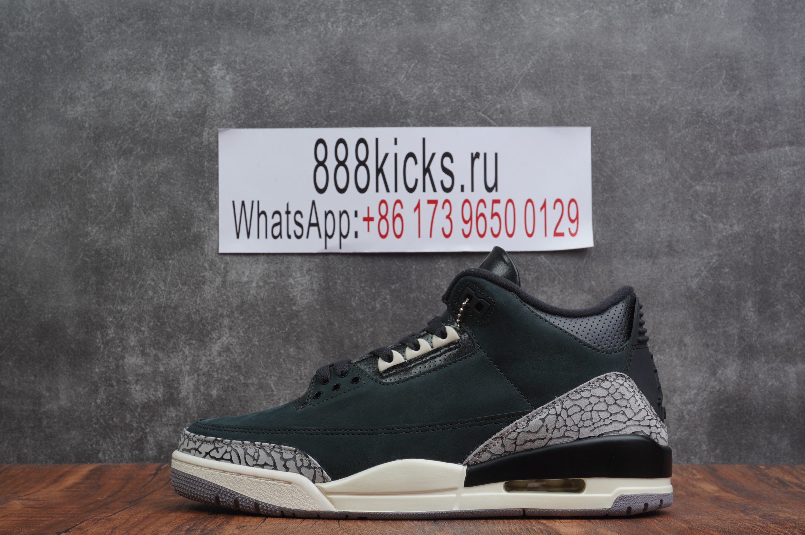 Air Jordan 3 WMNS Off Noir