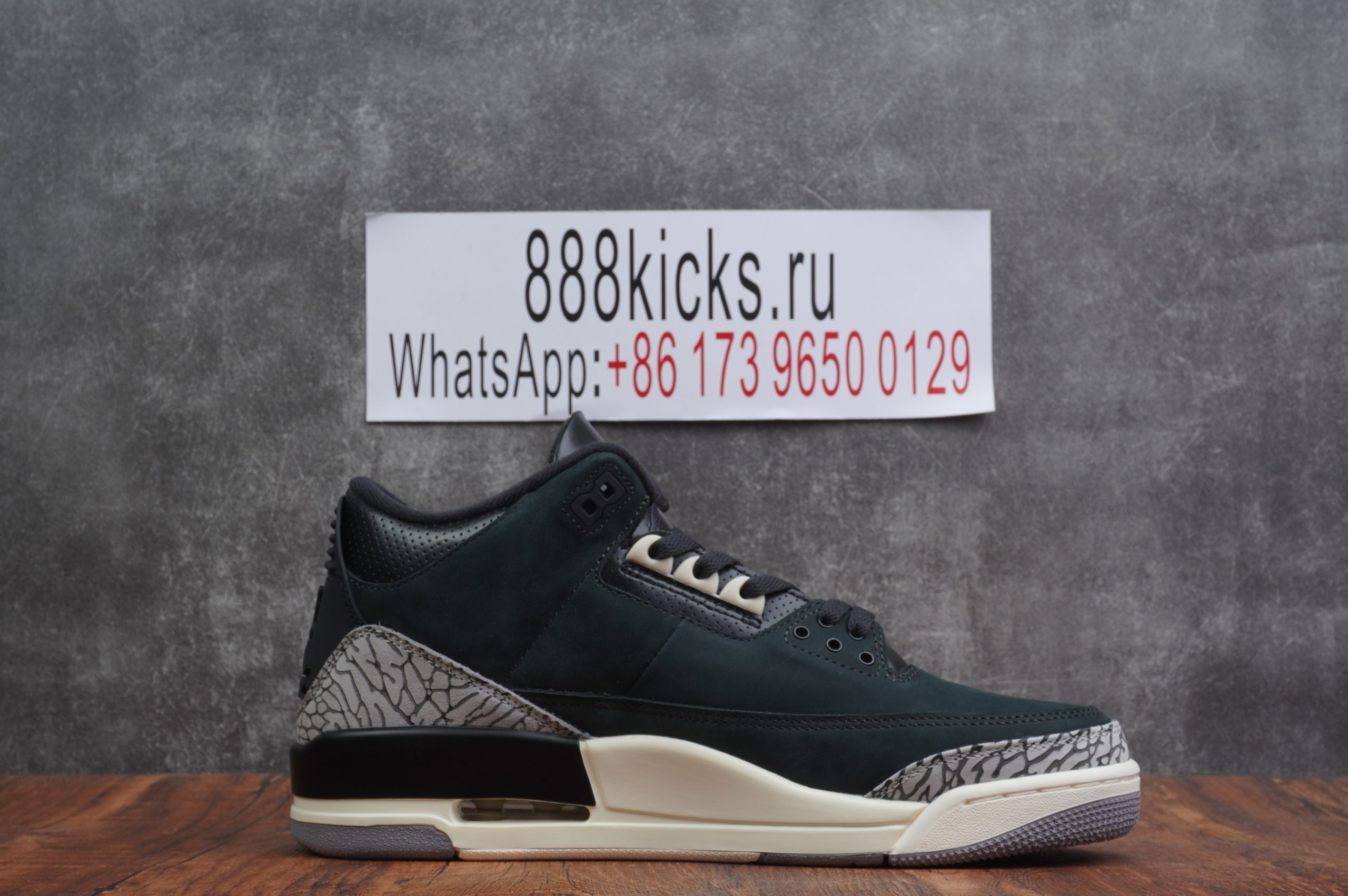 Air Jordan 3 WMNS Off Noir