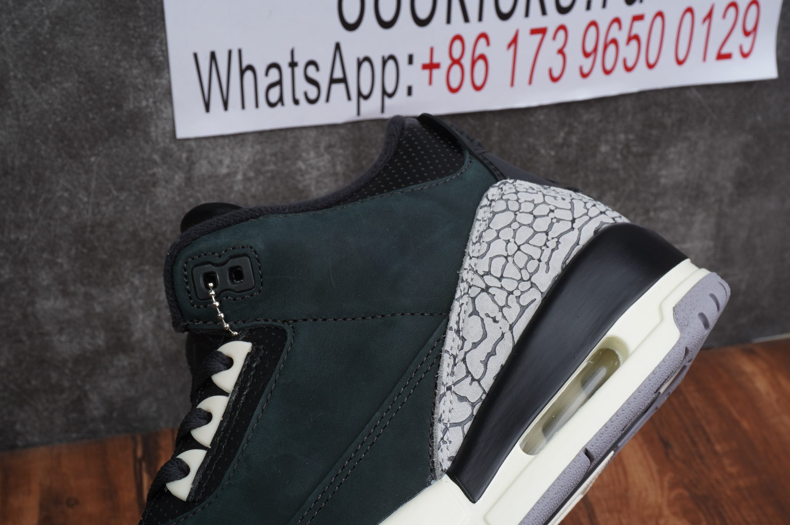 Air Jordan 3 WMNS Off Noir