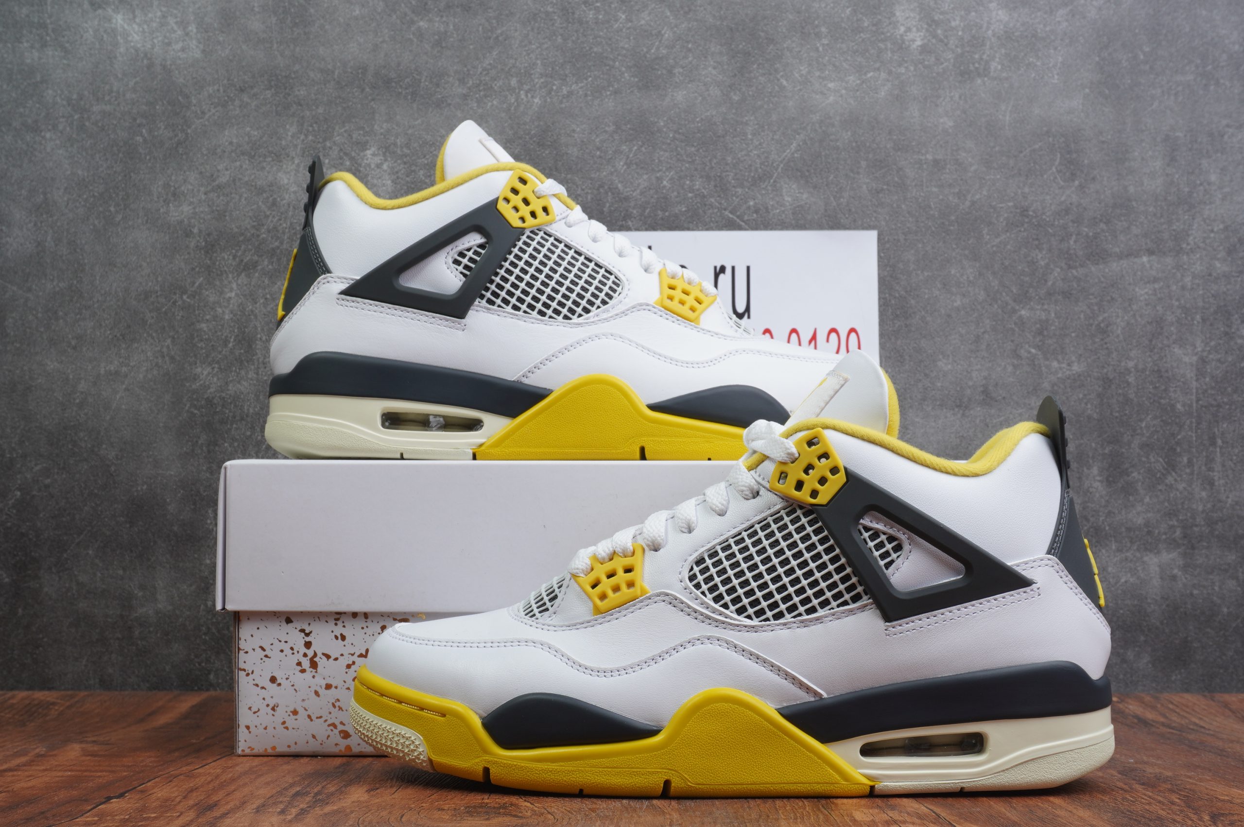 Jordan 4 Vivid Sulfur