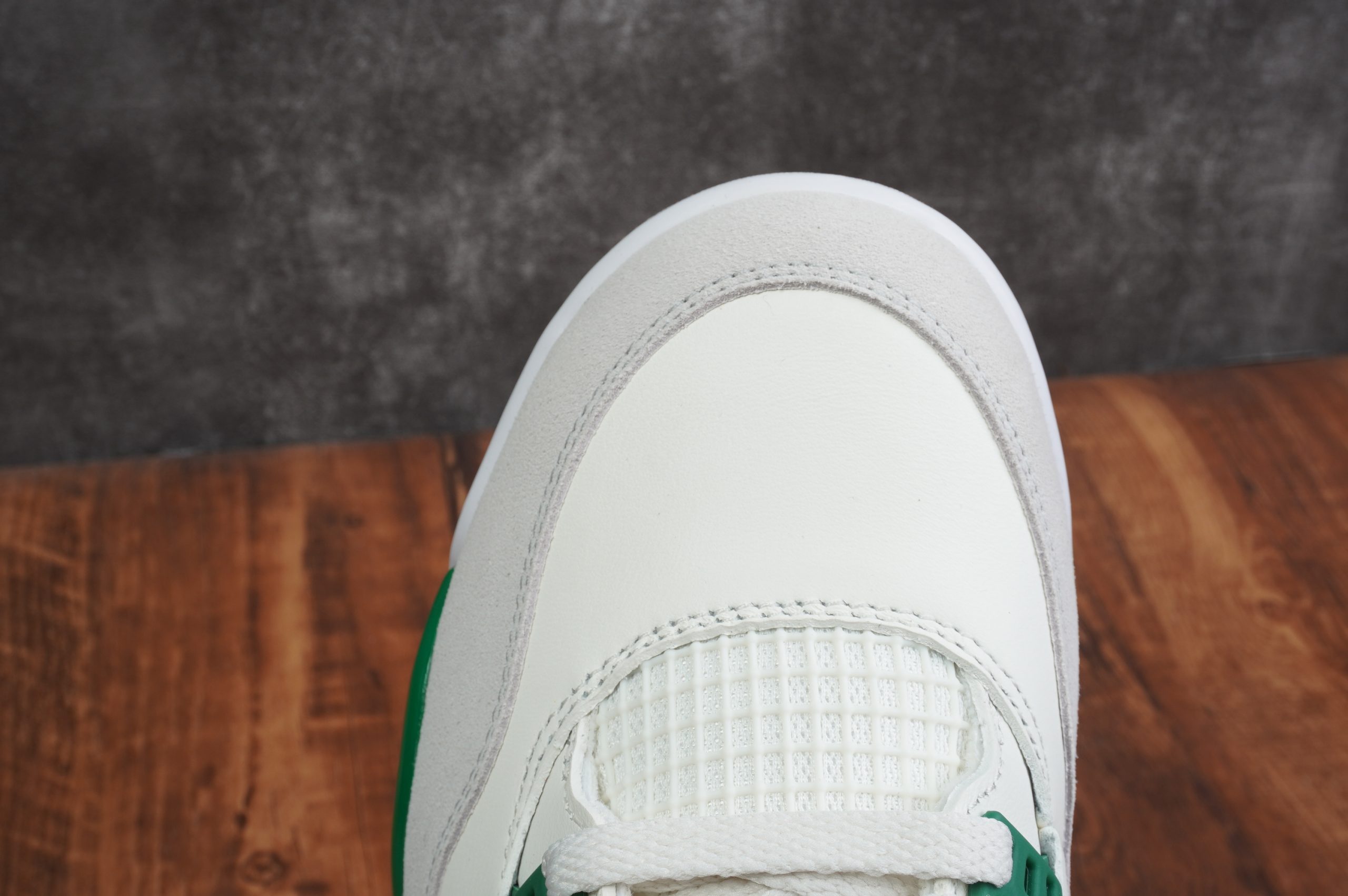 Jordan 4 Retro SB Pine Green
