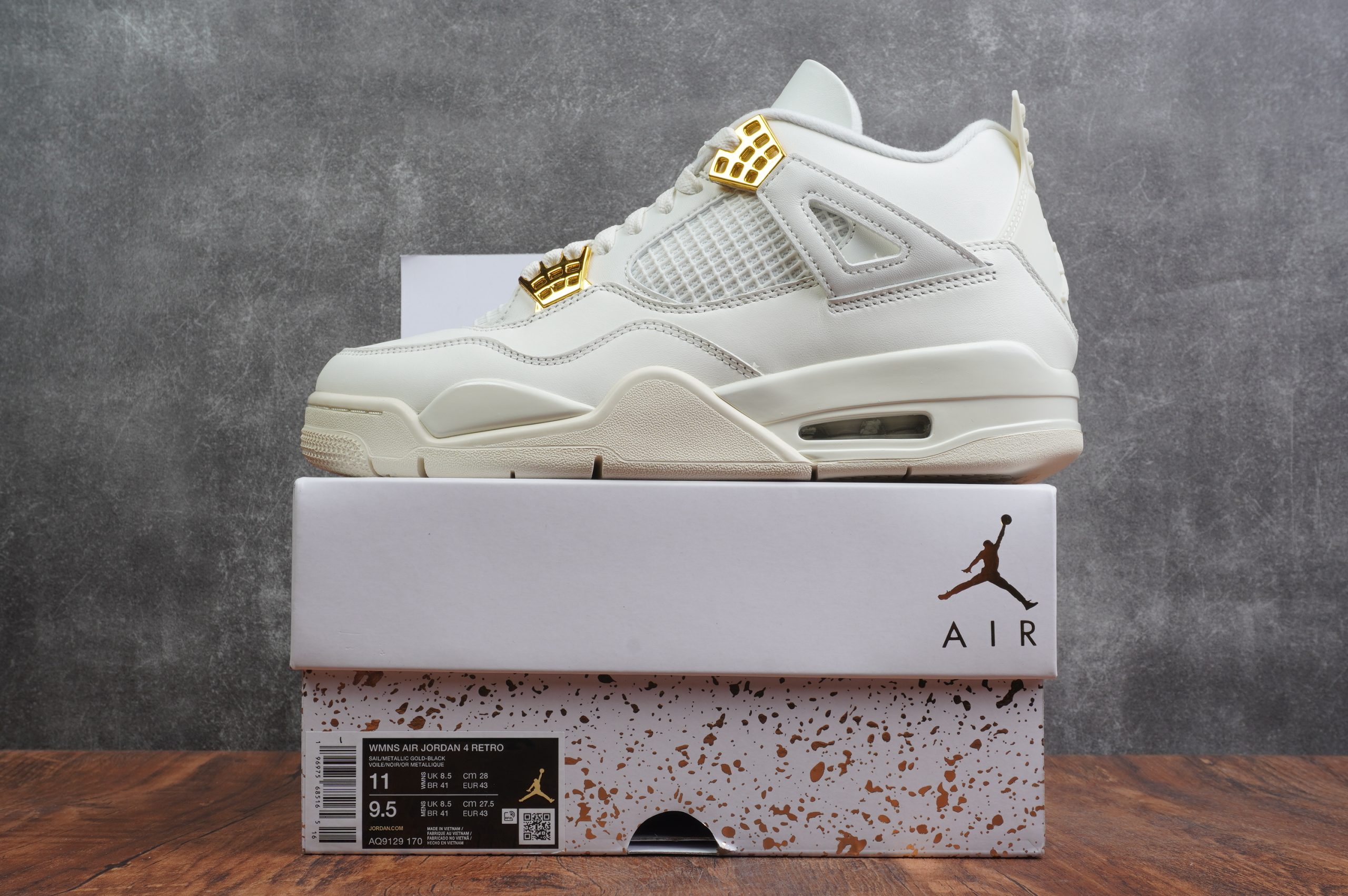 Jordan 4 Retro Metallic Glod