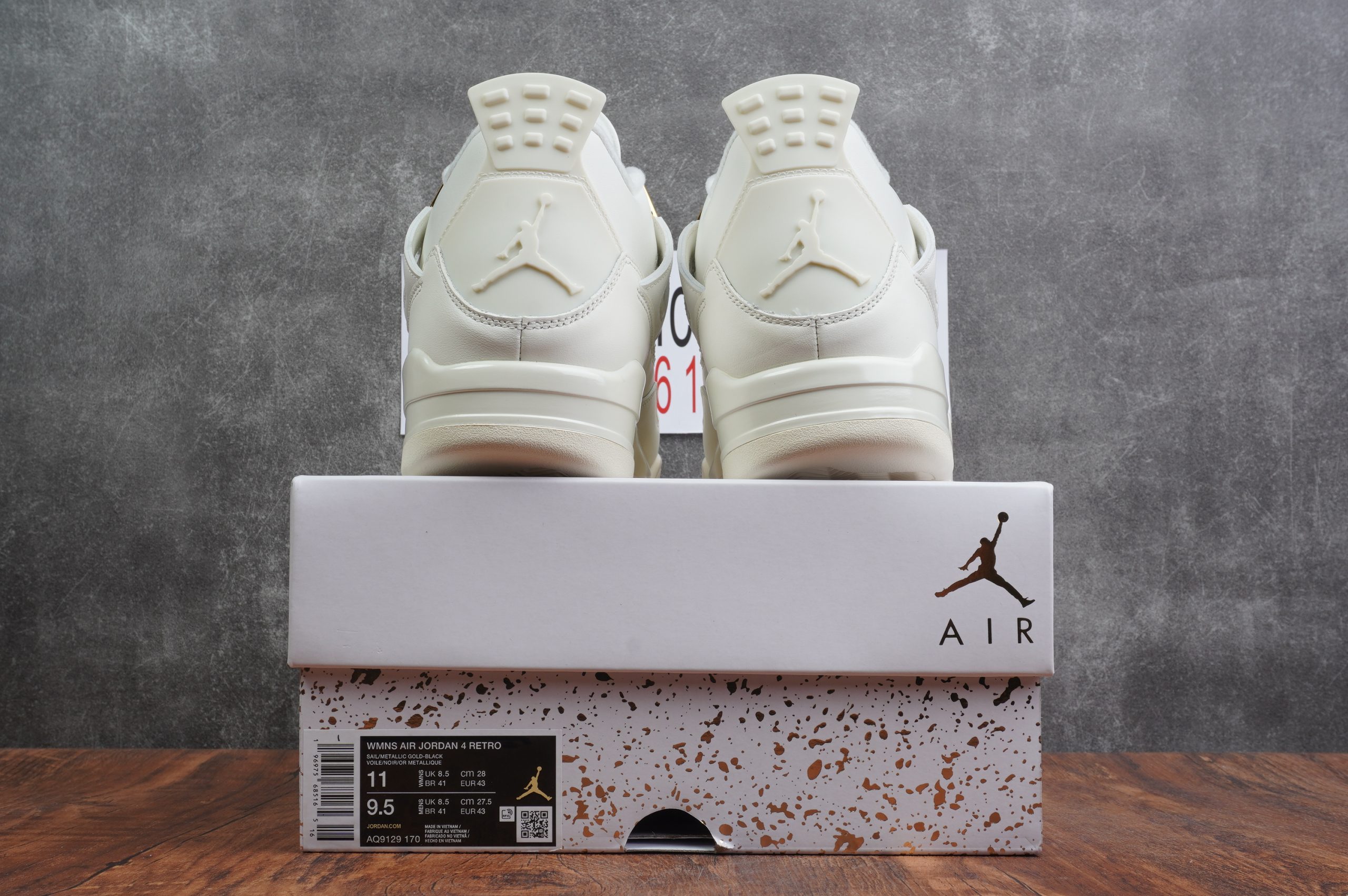 Jordan 4 Retro Metallic Glod
