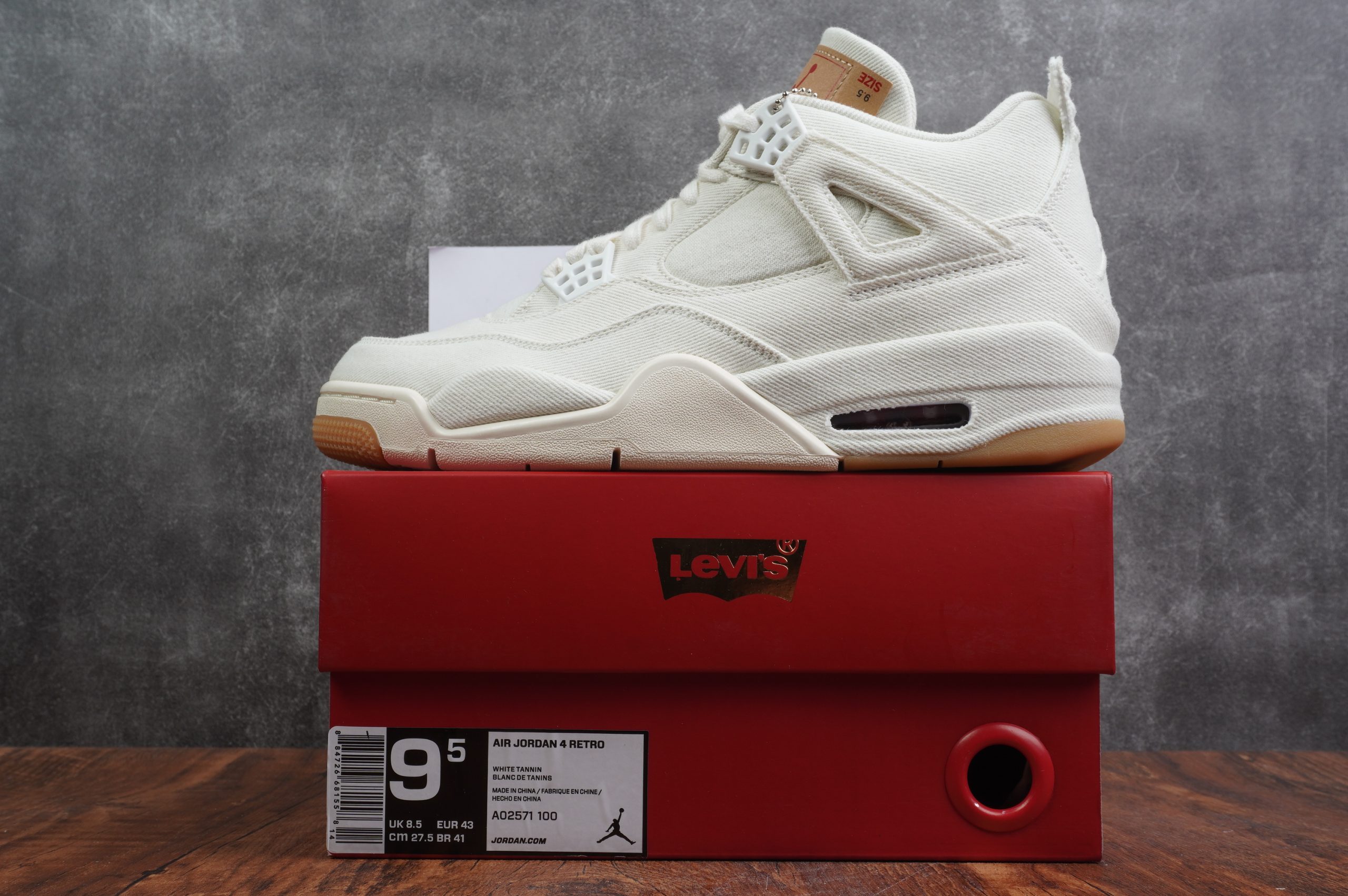 Jordan 4 Retro Levi’s White