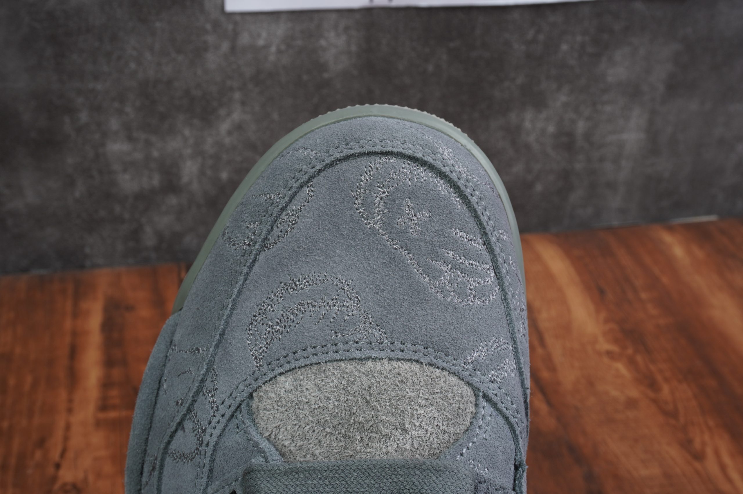 Jordan 4 Retro Kaws