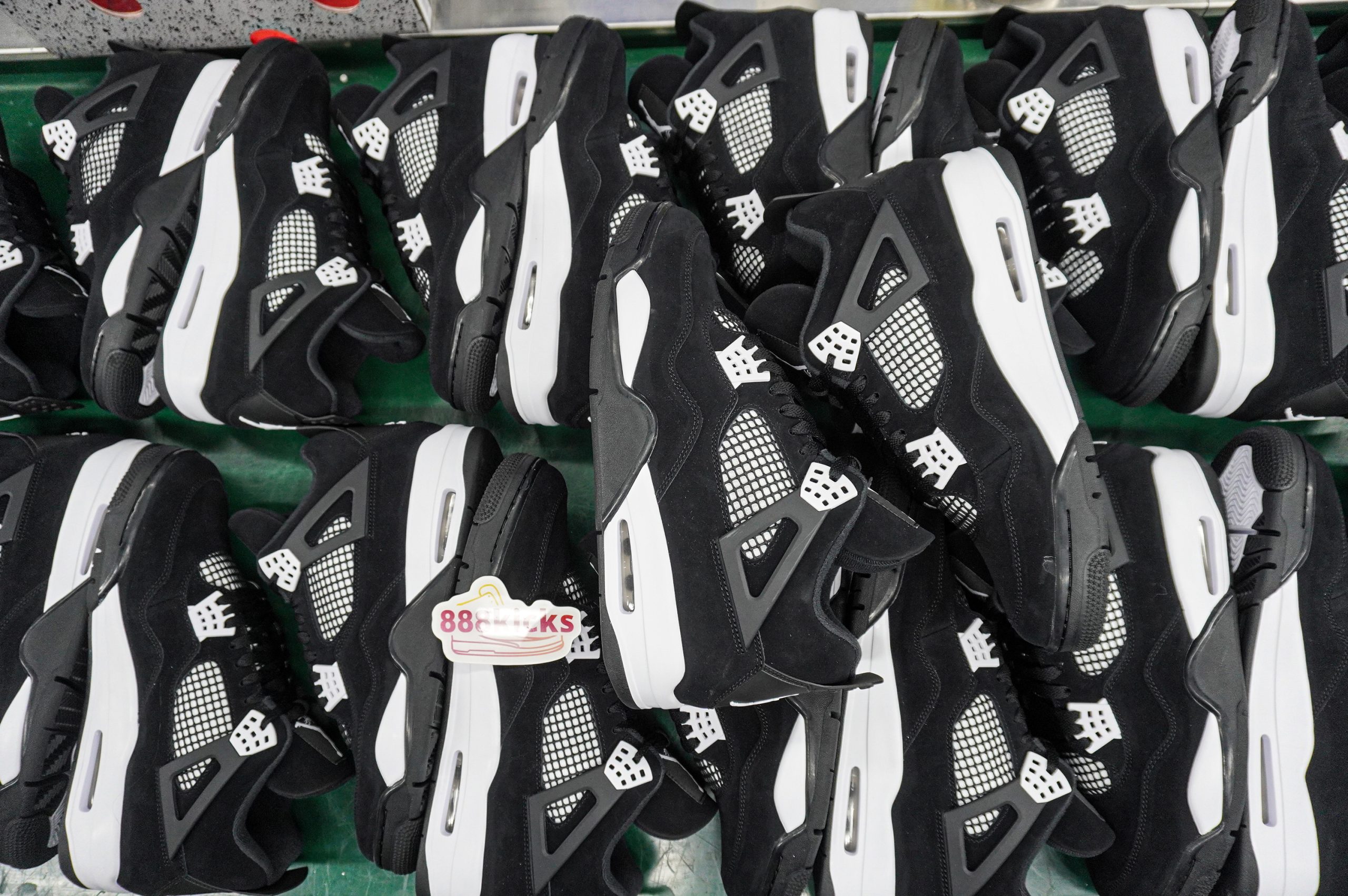 Jordan 4 Retro White Thunder