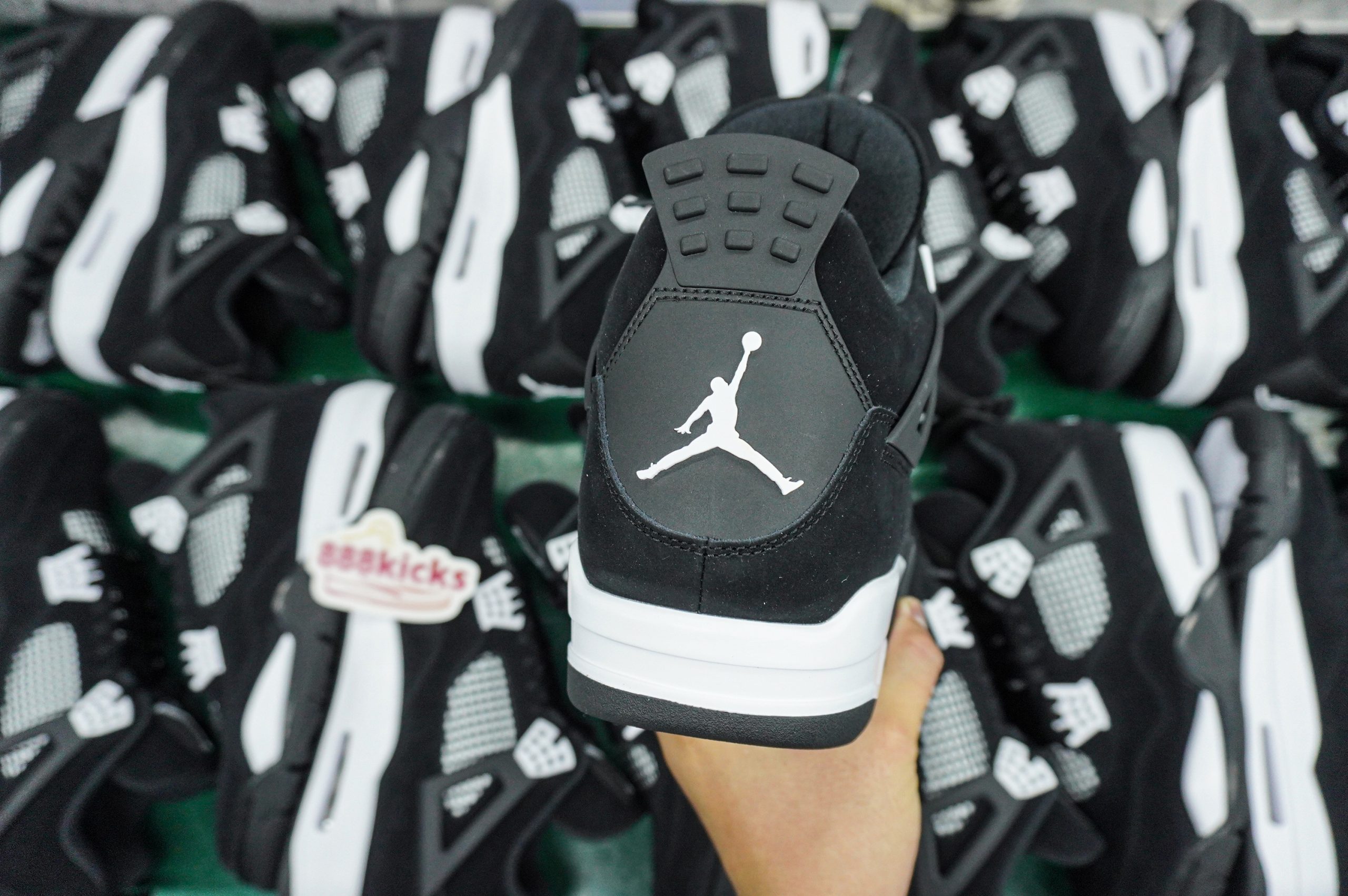 Jordan 4 Retro White Thunder