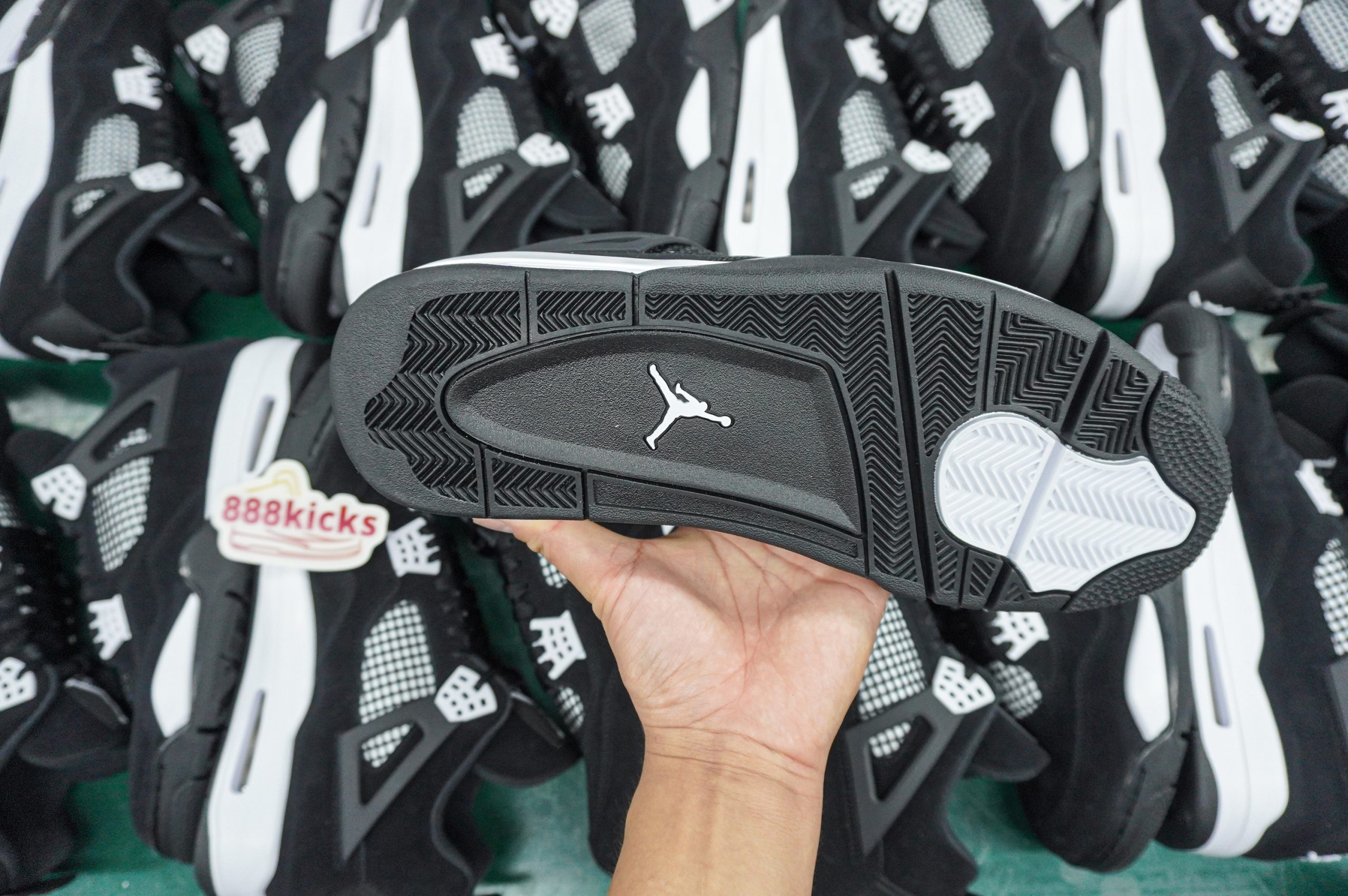 Jordan 4 Retro White Thunder