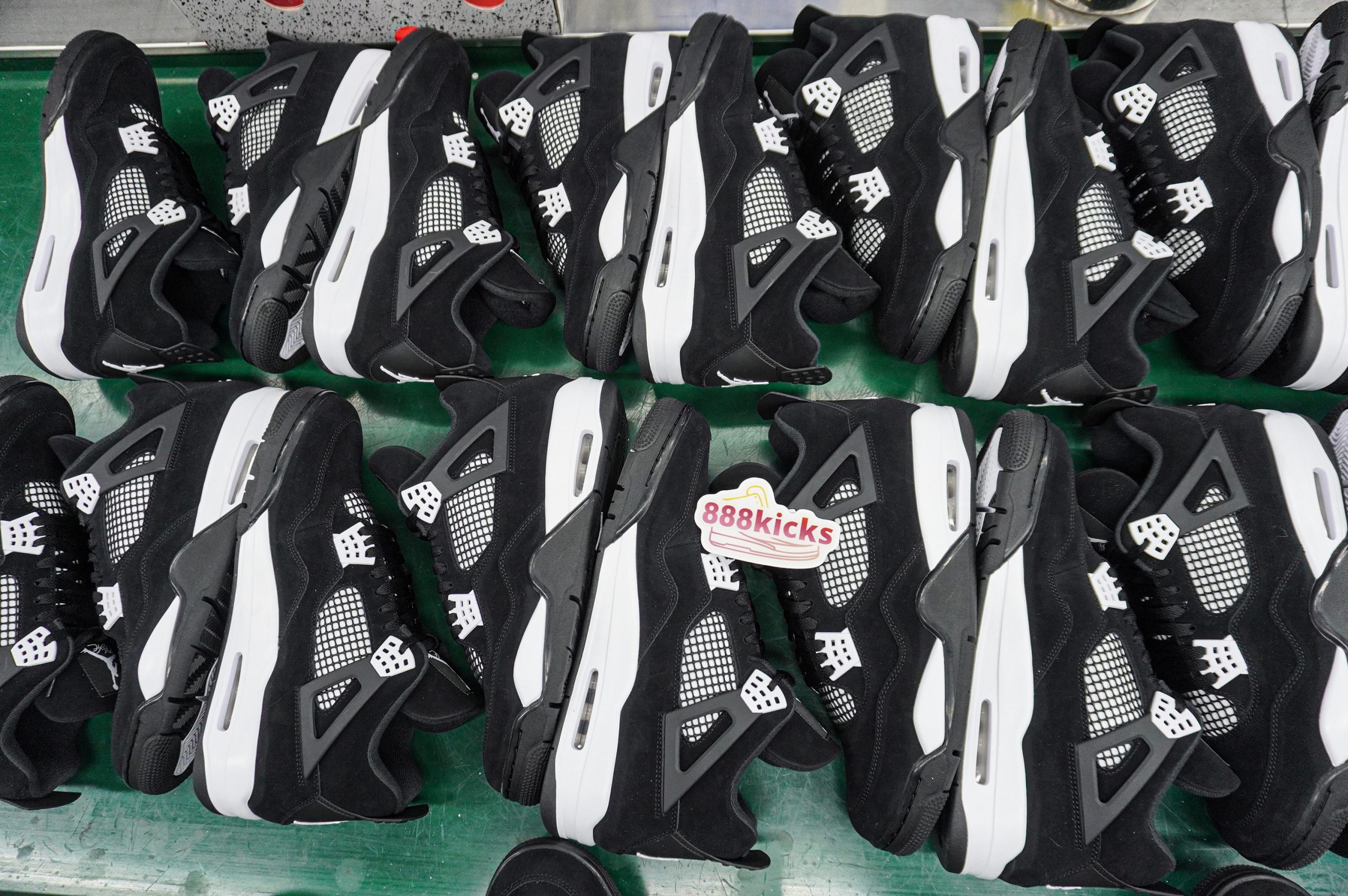 Jordan 4 Retro White Thunder