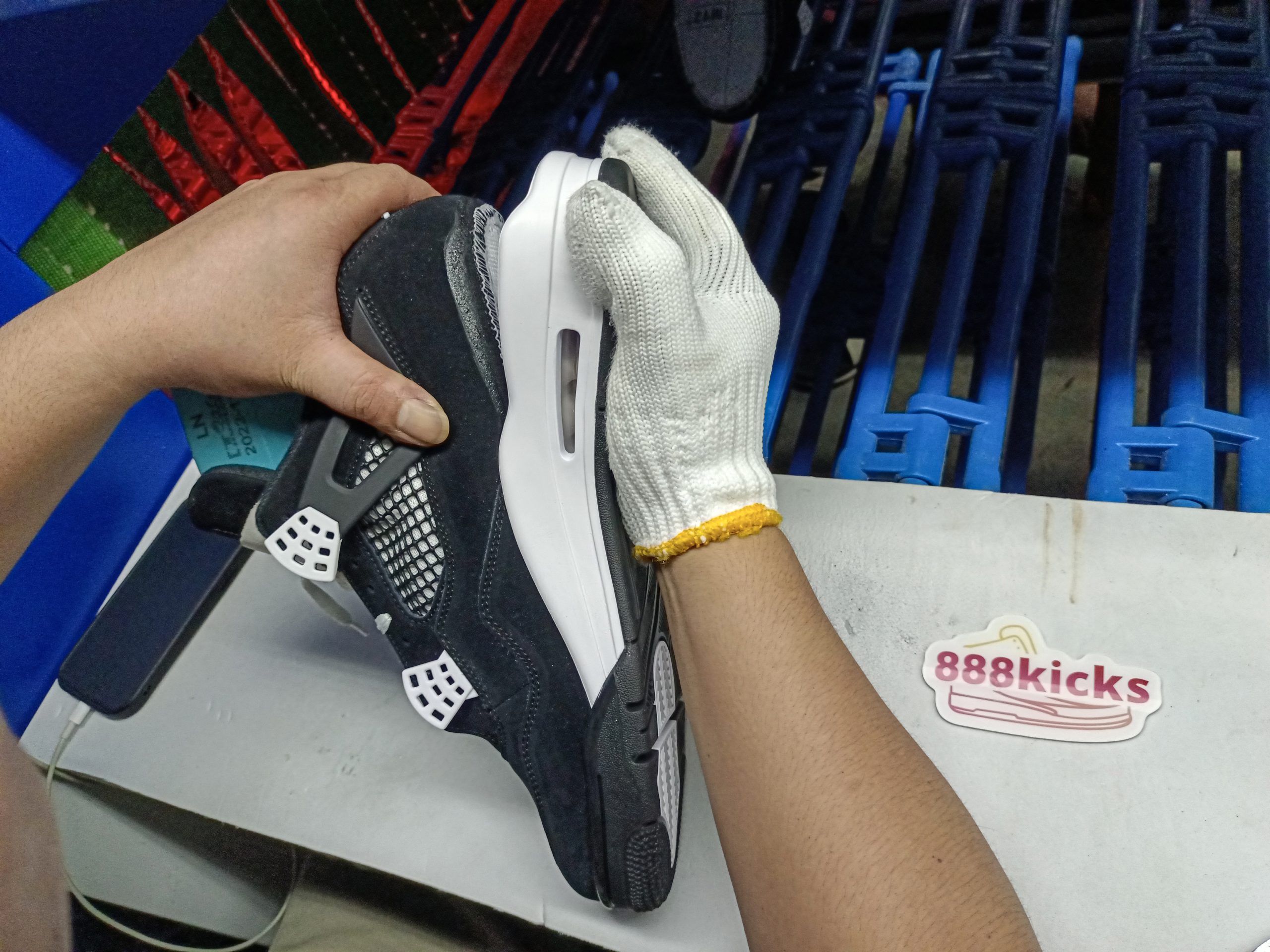 Jordan 4 Retro White Thunder