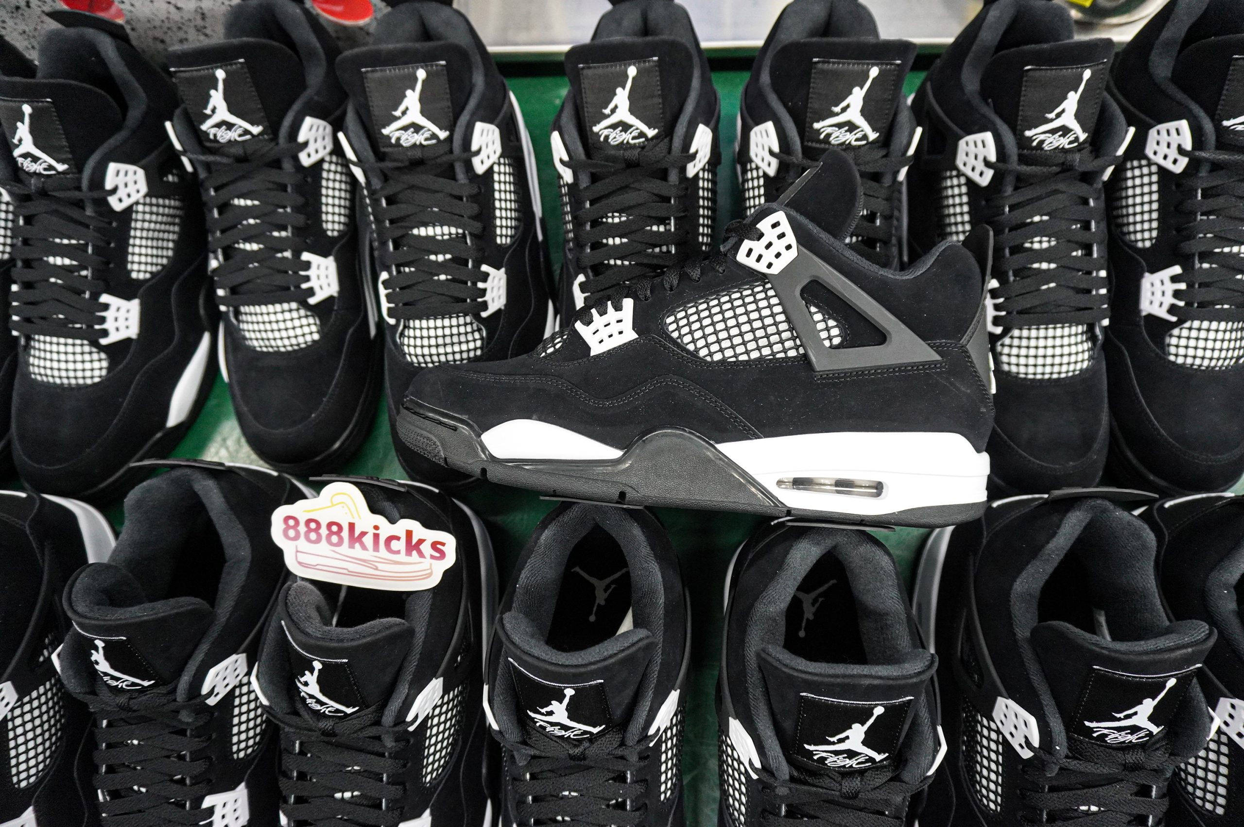 Jordan 4 Retro White Thunder