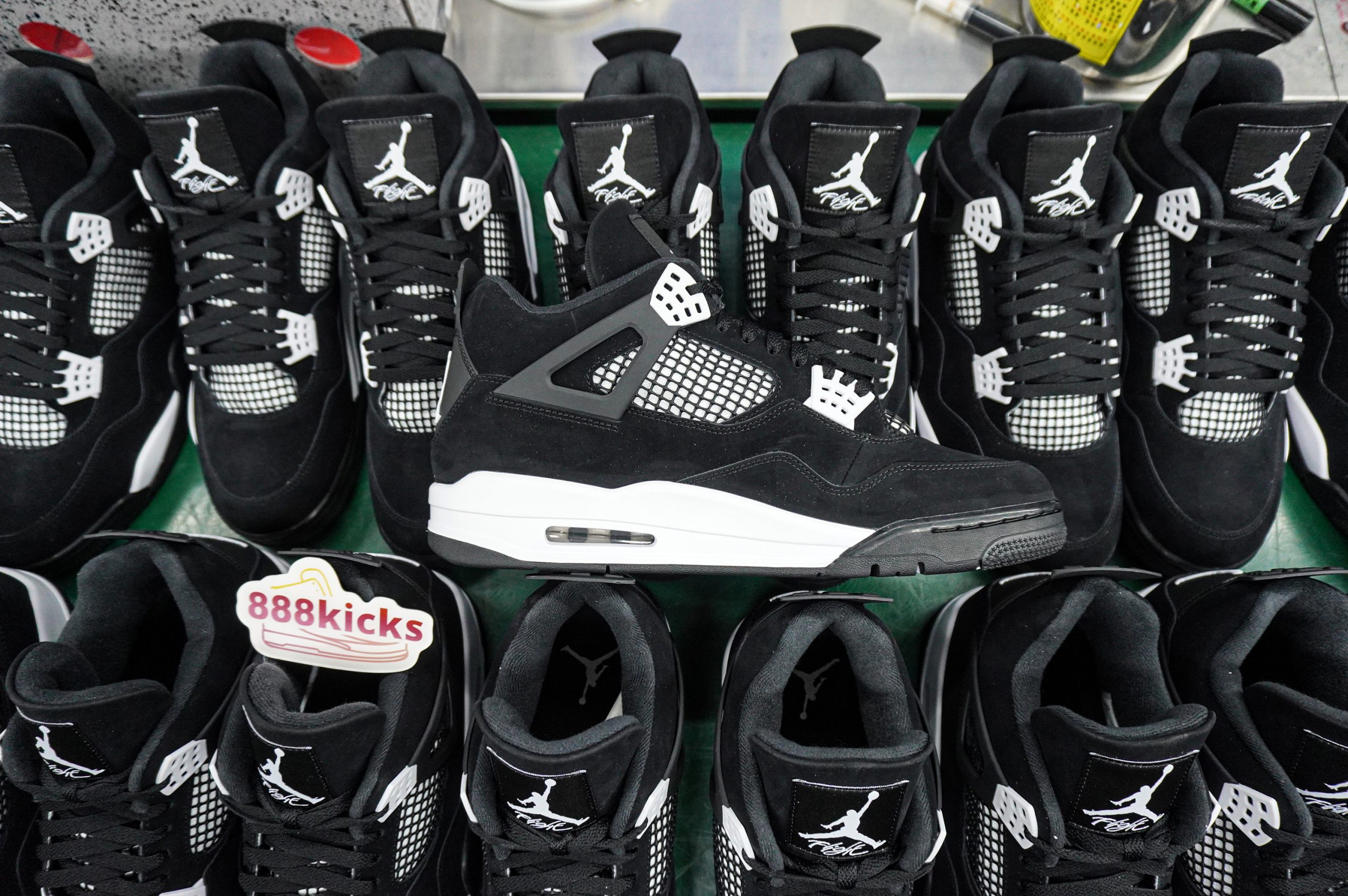Jordan 4 Retro White Thunder