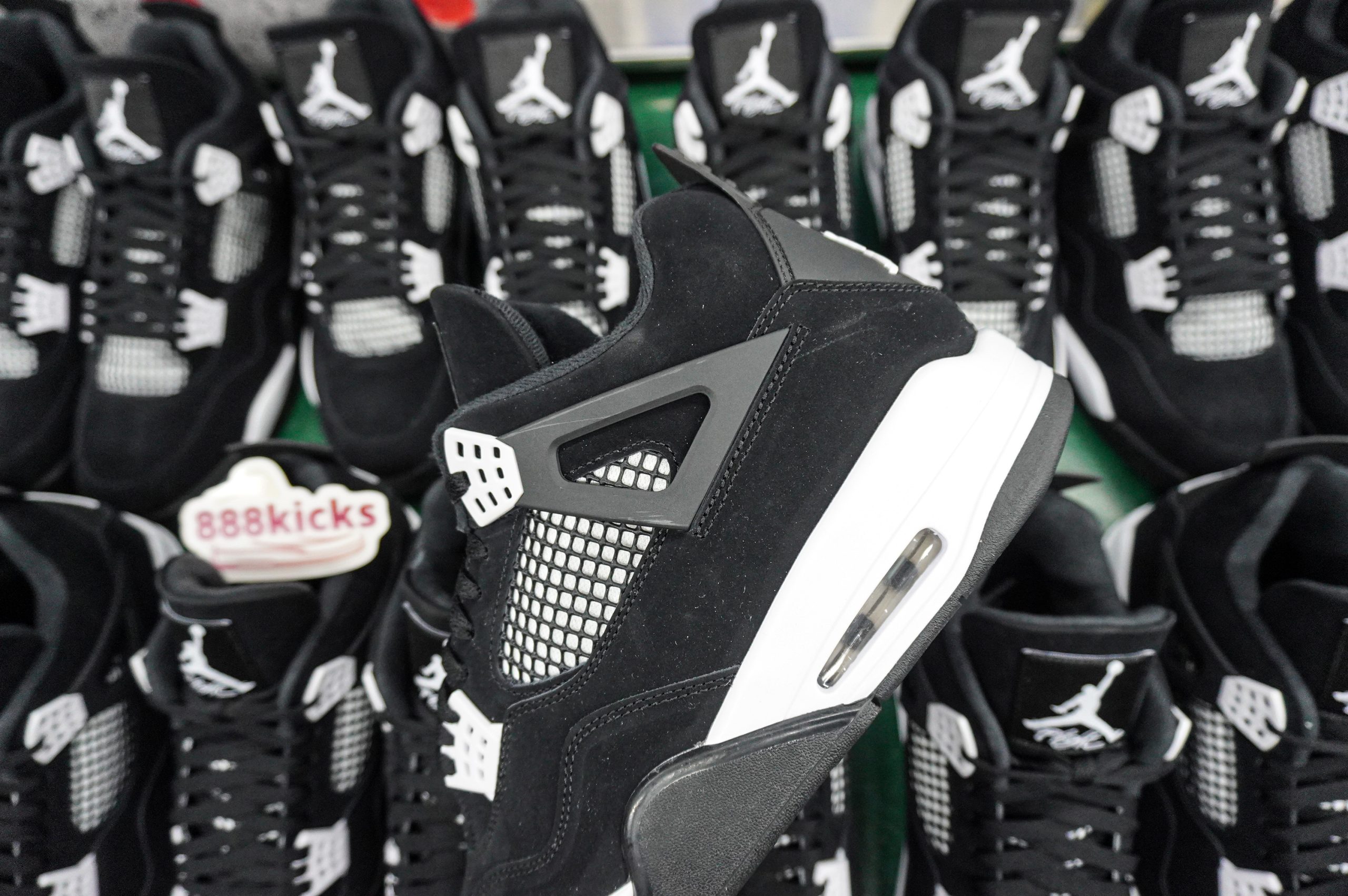 Jordan 4 Retro White Thunder